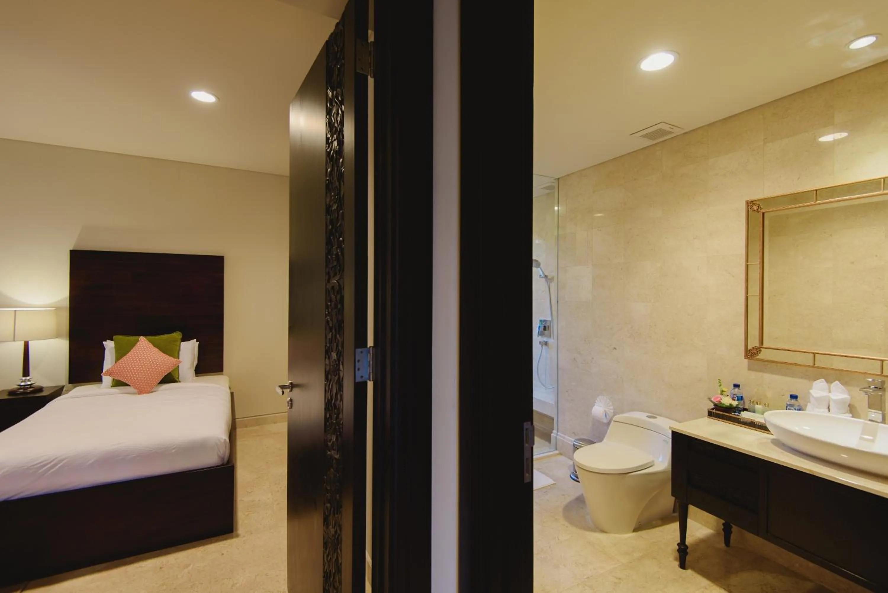 Bathroom, Bed in Luxury Apartment at AYANA Residences