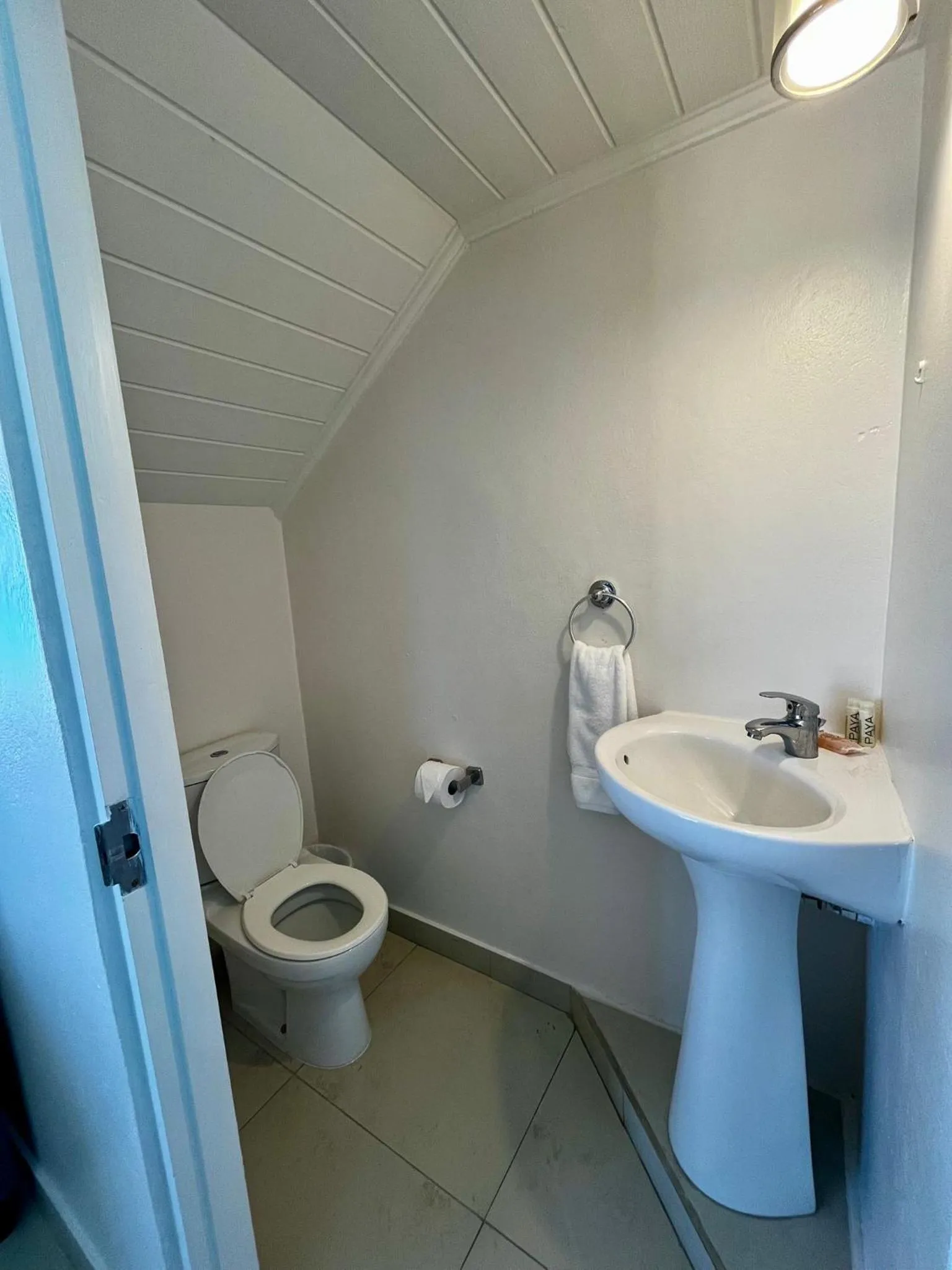 Bathroom in Hôtel Le Roy