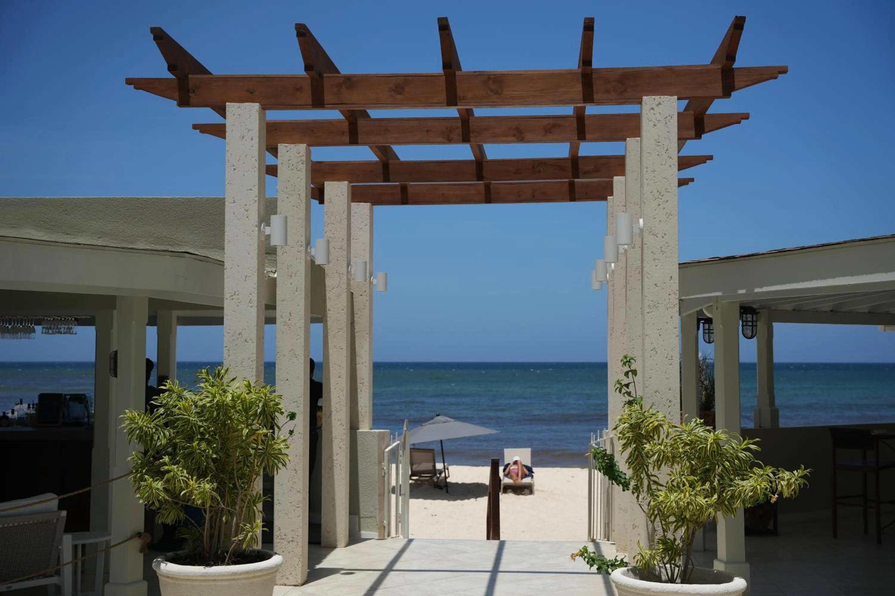 Day in Hôtel Le Roy