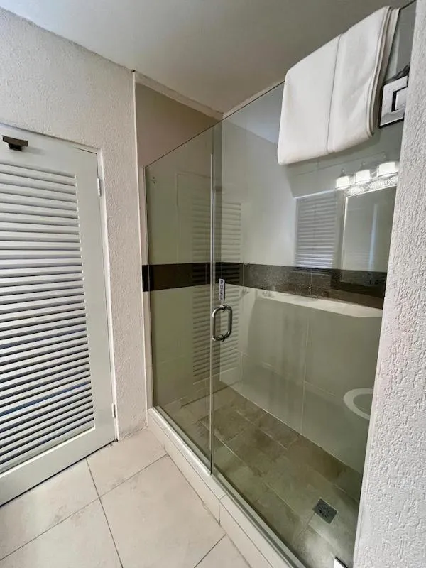 Bathroom in Hôtel Le Roy