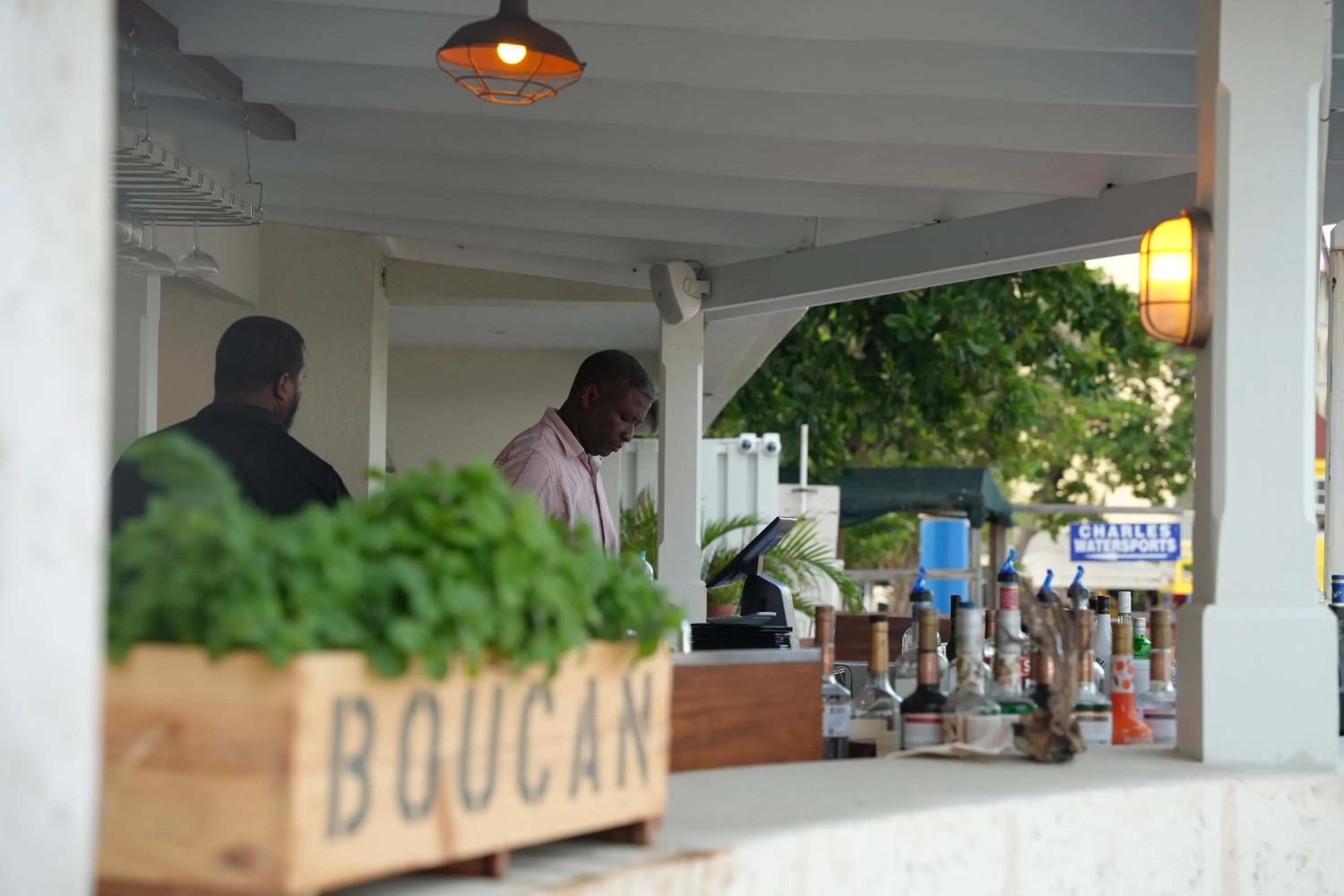 Lounge or bar in Hôtel Le Roy