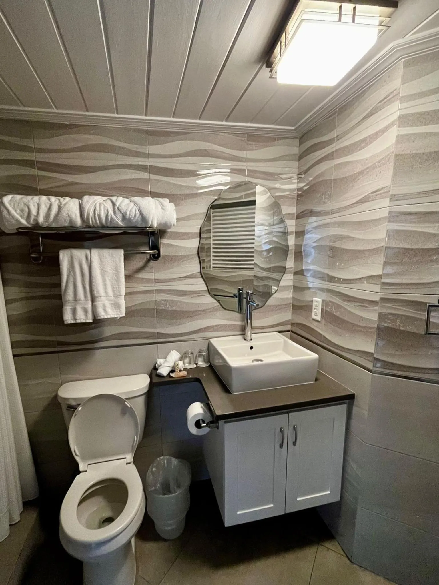 Bathroom in Hôtel Le Roy