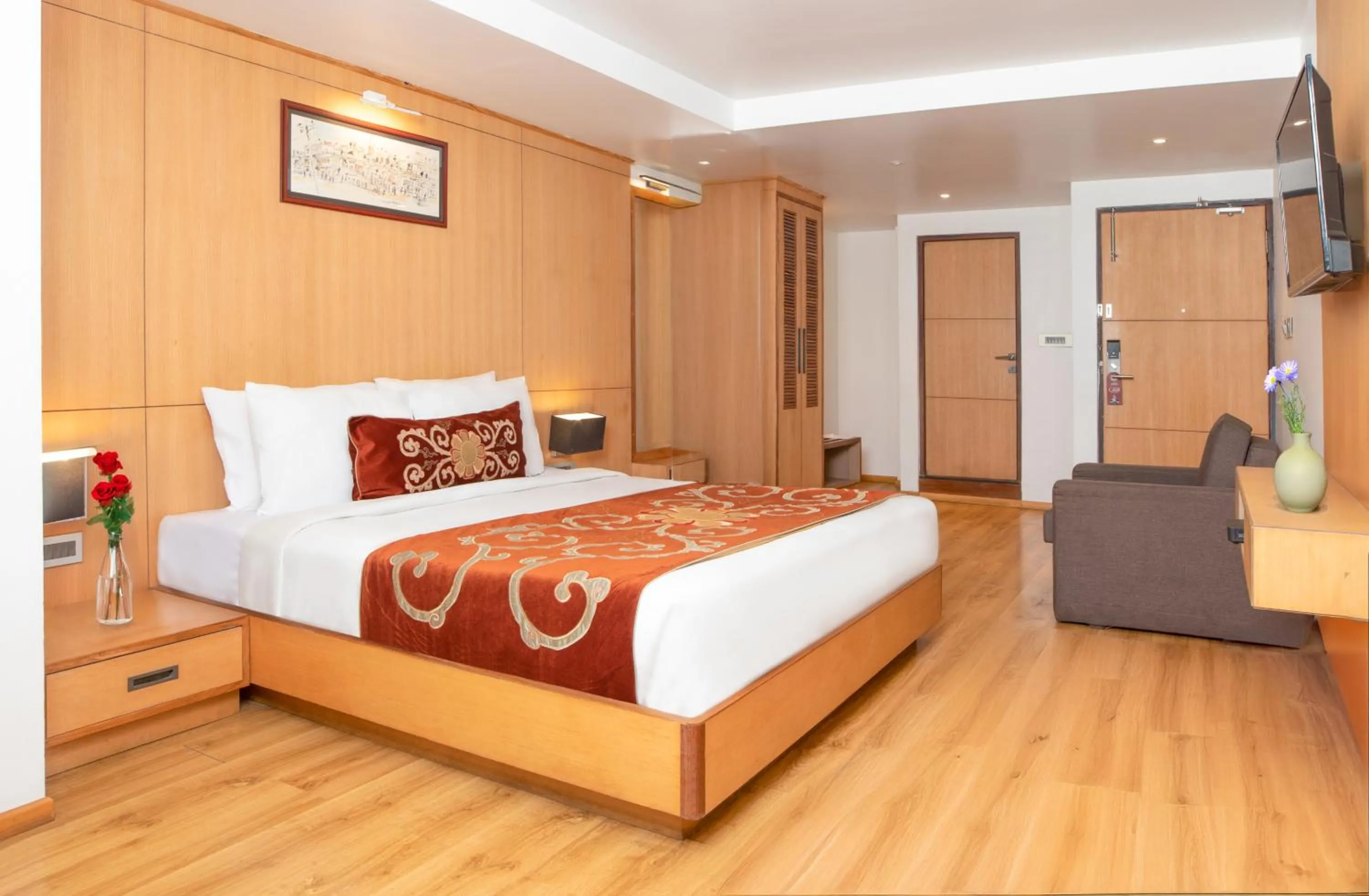 Bed in Summit Swiss Heritage Resort & Spa