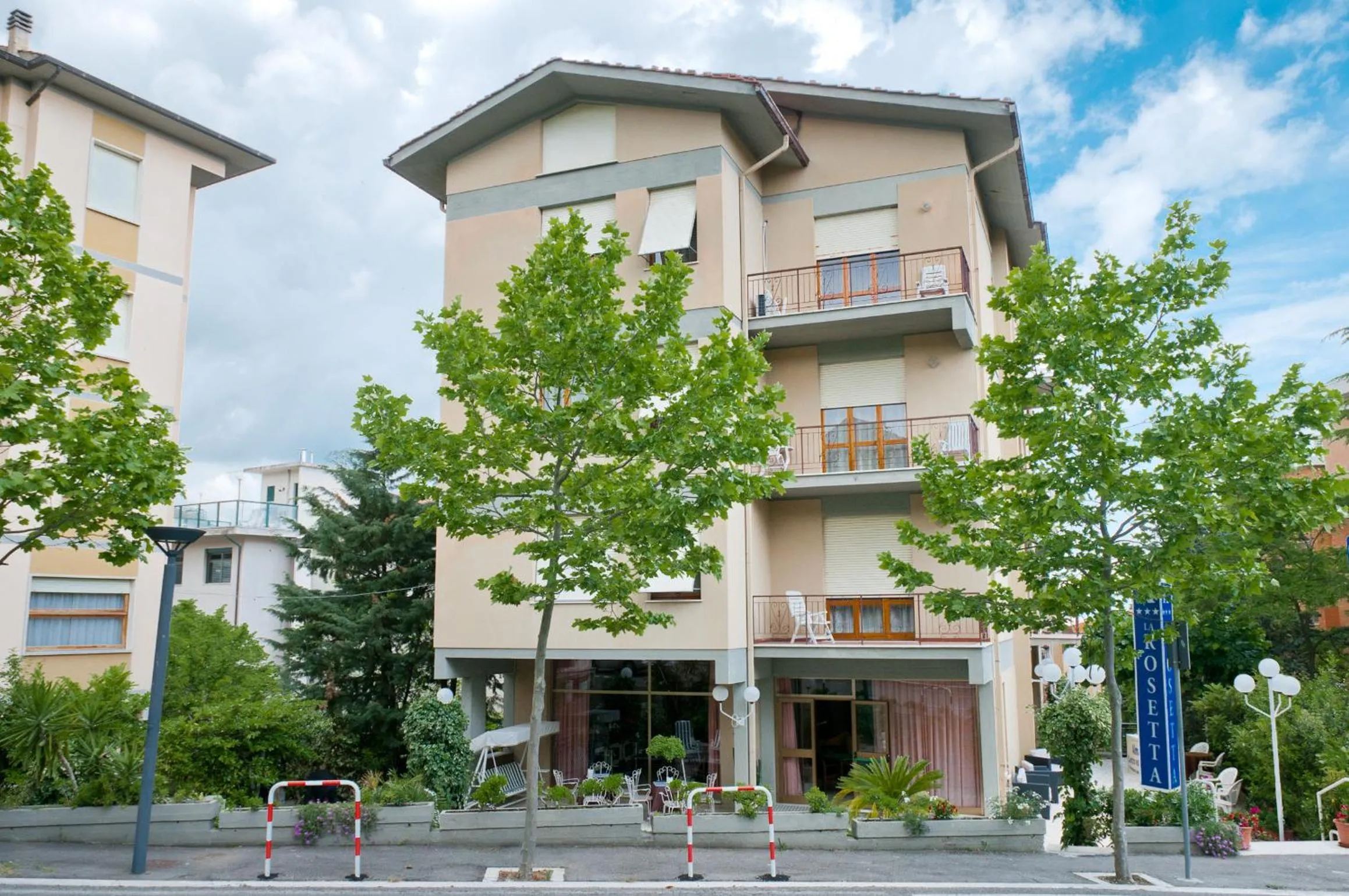 Facade/entrance in Albergo La Rosetta