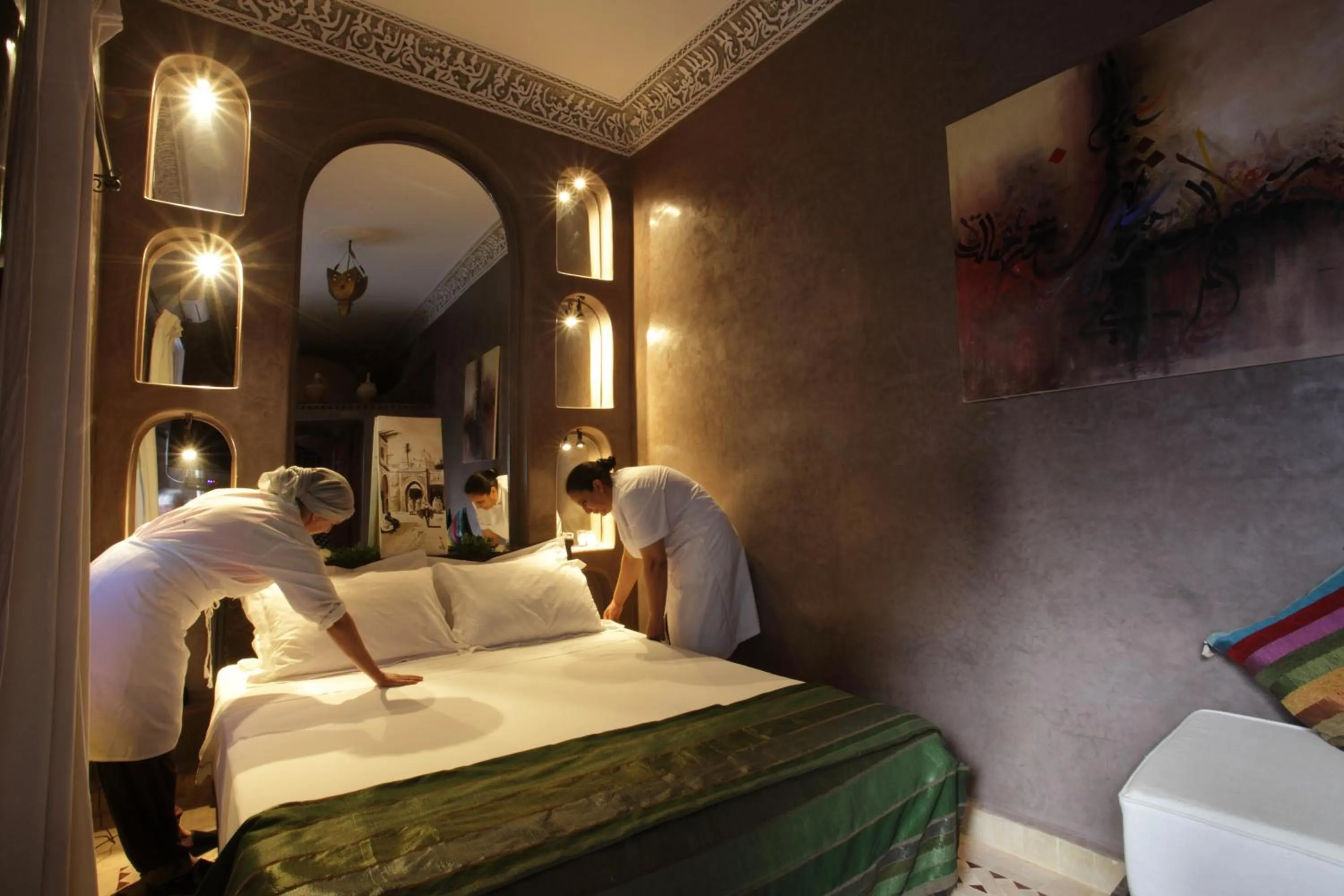 Staff, Bed in Riad Alma Mouassine