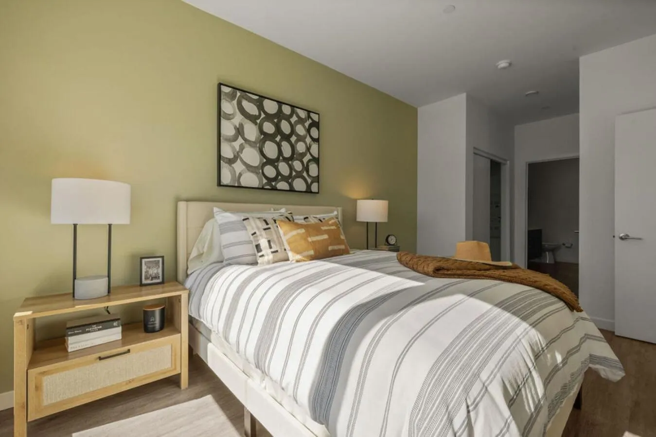 Bedroom, Bed in Placemakr Reno