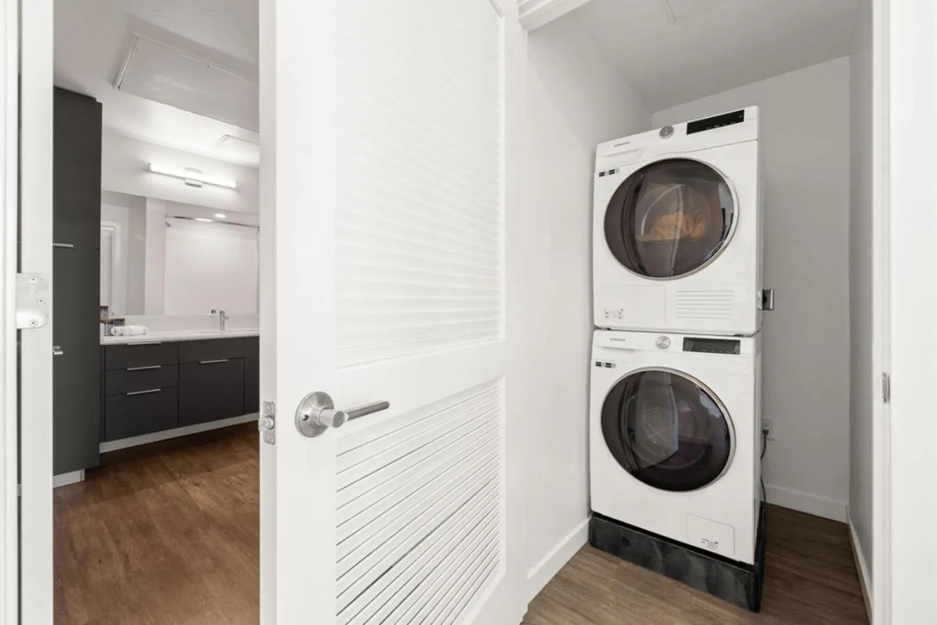 washing machine in Placemakr Reno