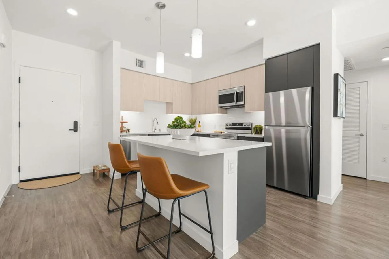 Dining area in Placemakr Reno