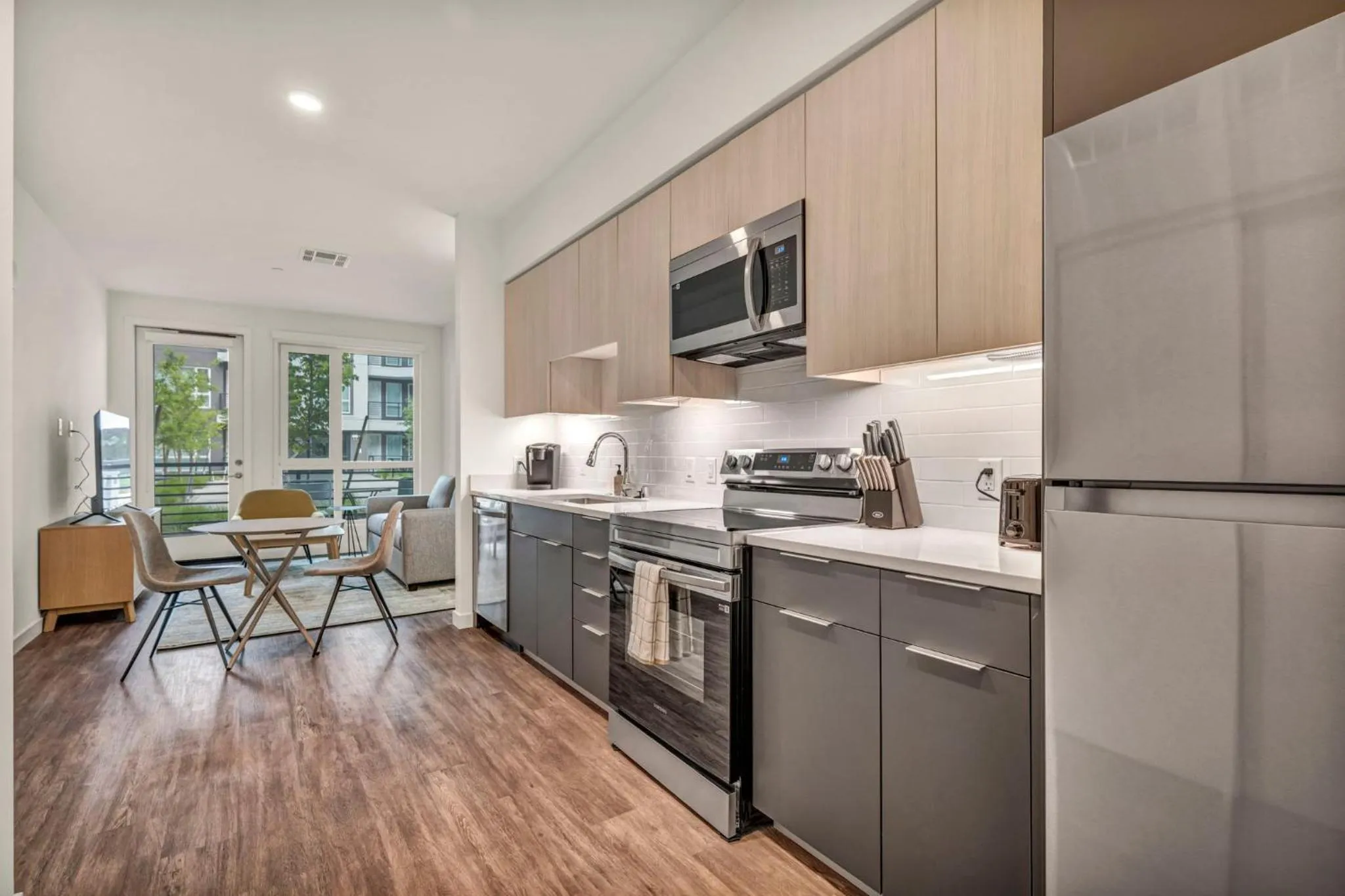 Kitchen or kitchenette in Placemakr Reno