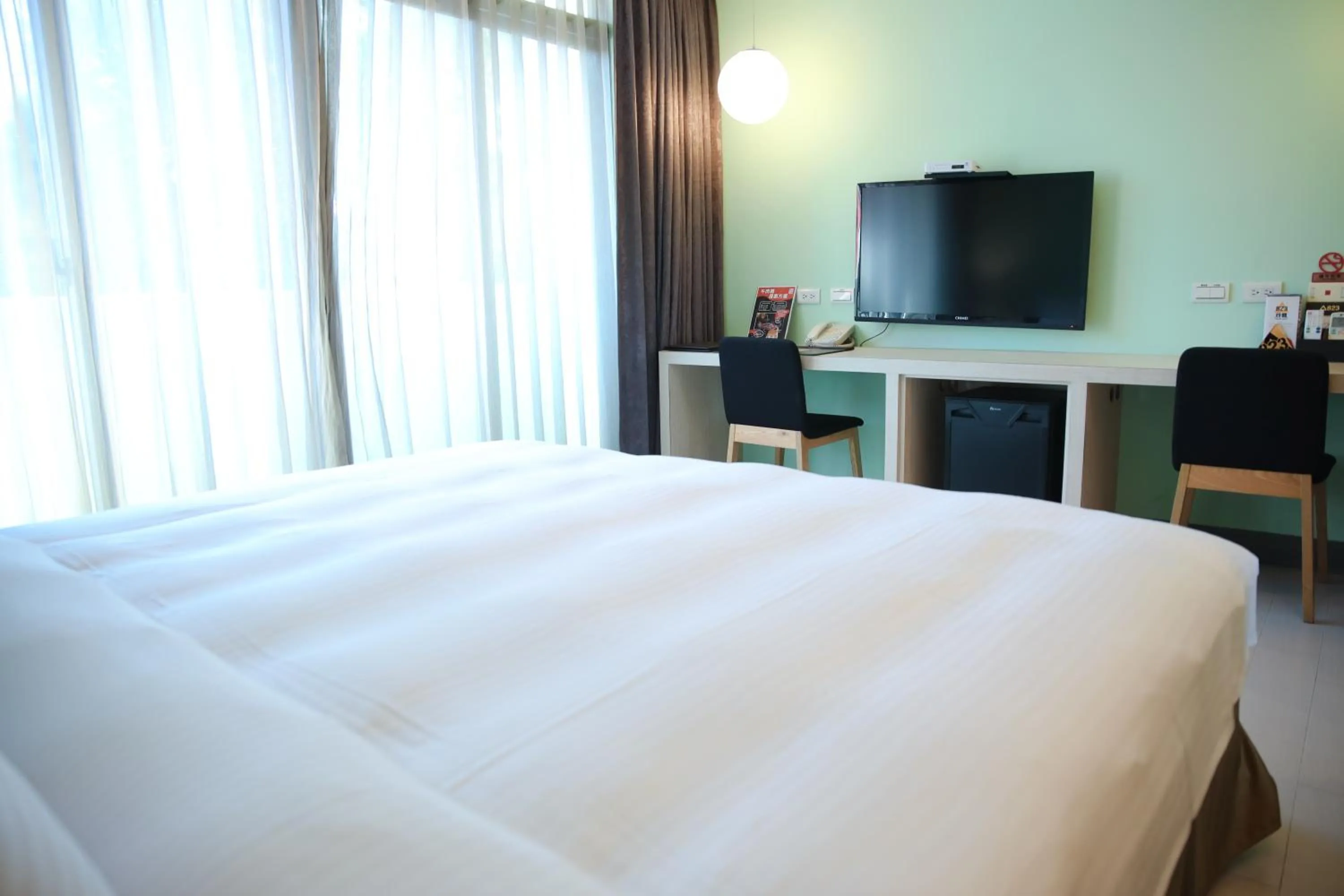 Photo of the whole room, Bed in 823 Tourist Hotel