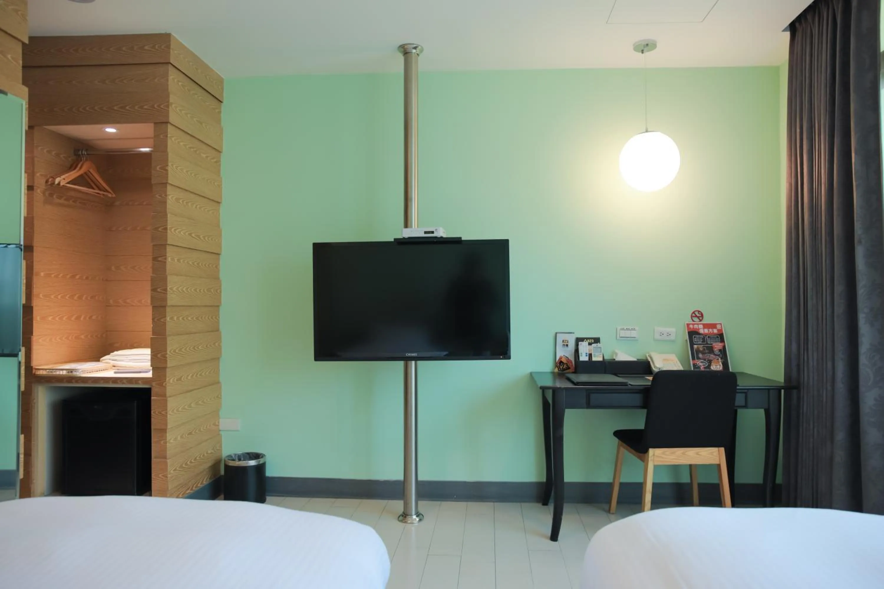 Photo of the whole room, Bed in 823 Tourist Hotel