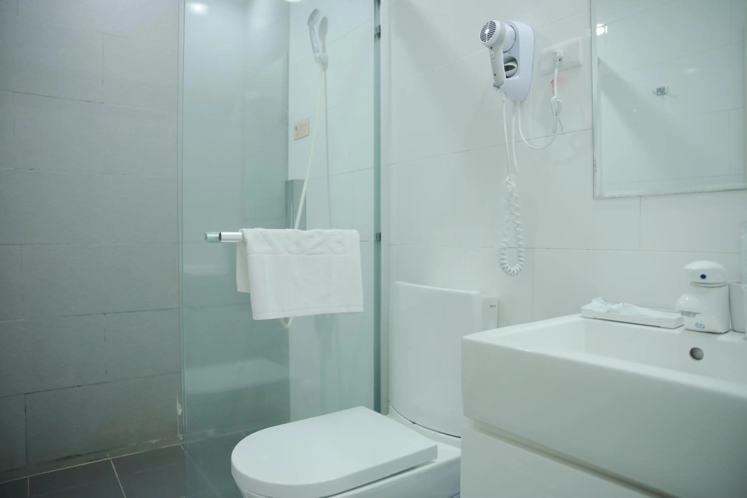 Shower in 823 Tourist Hotel