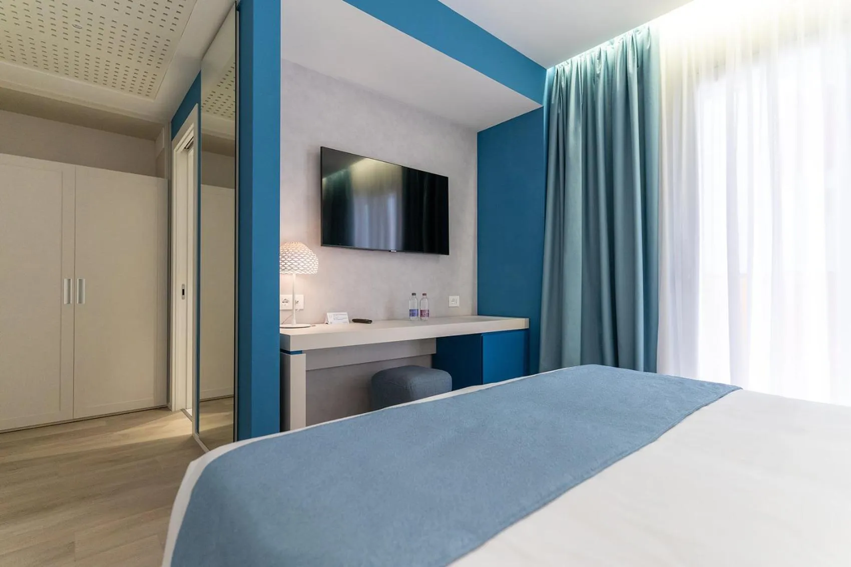 Bedroom, Bed in Hotel Orient & Pacific