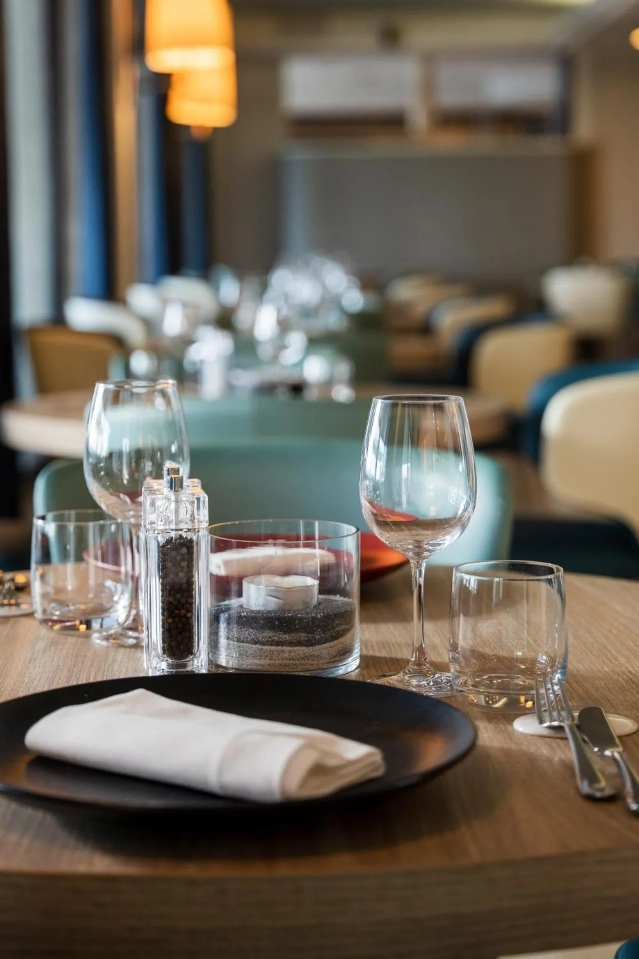 Restaurant/places to eat in Hotel Orient & Pacific