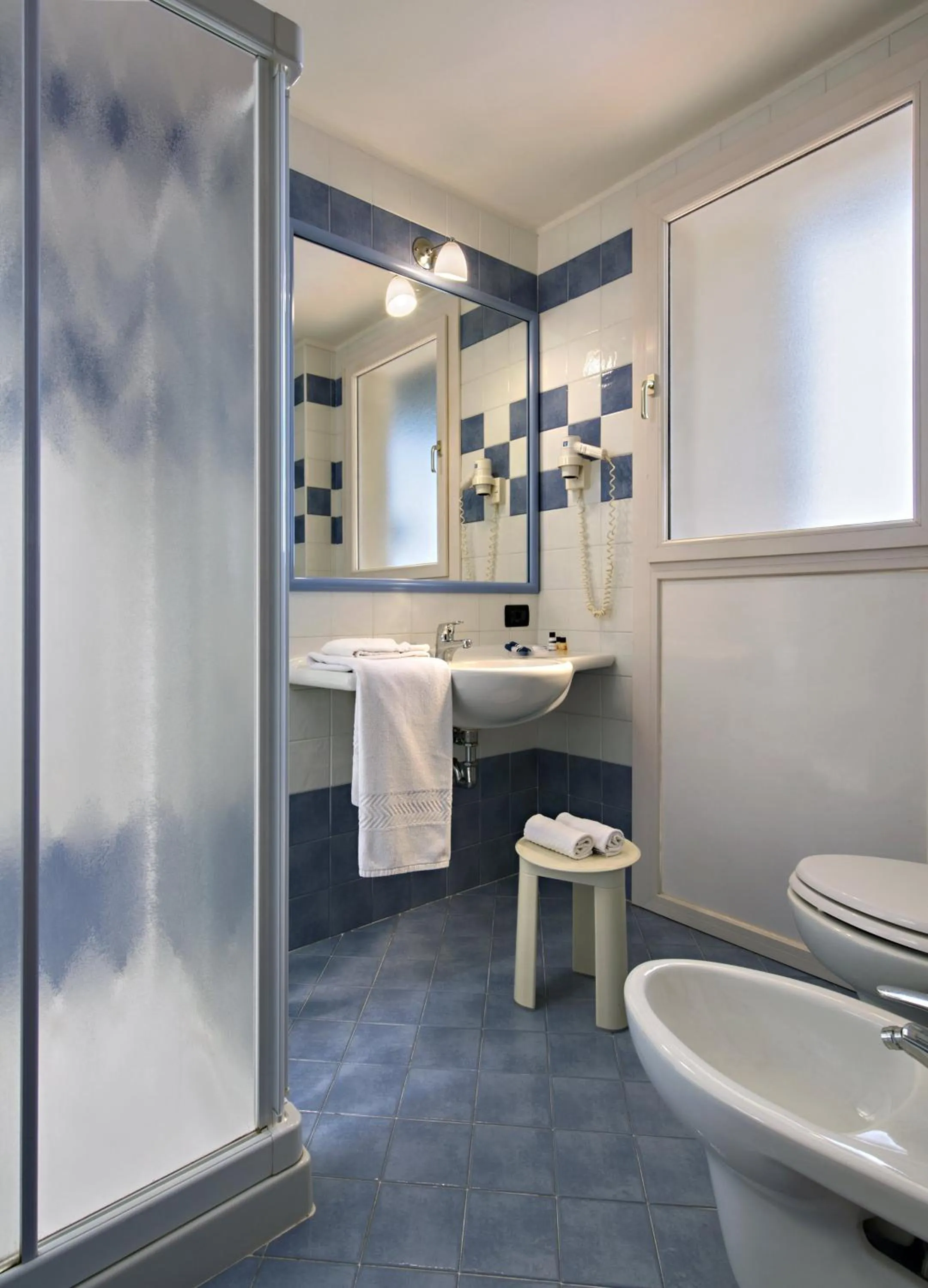 Toilet in Hotel Orient & Pacific