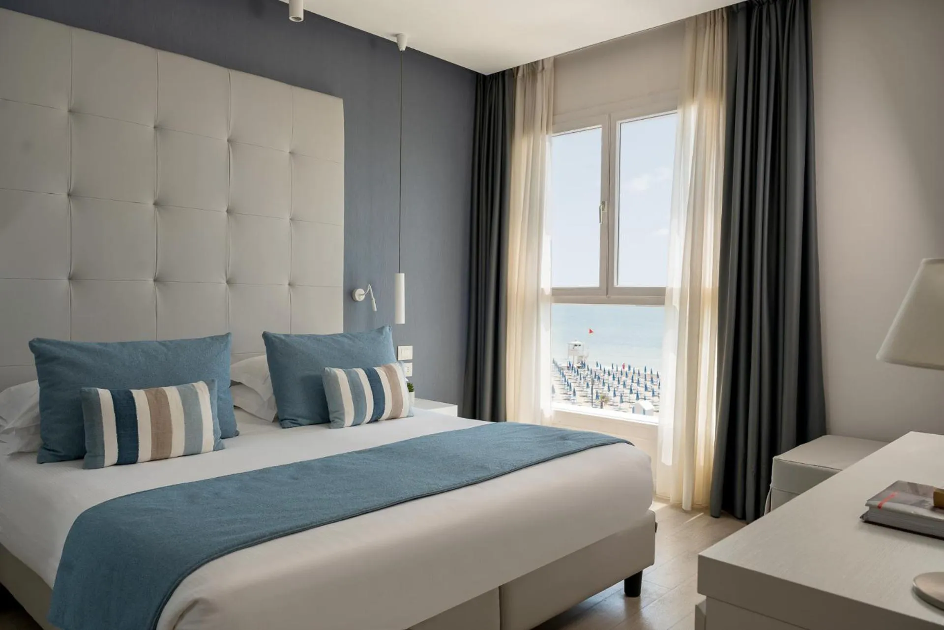 View (from property/room), Bed in Hotel Orient & Pacific