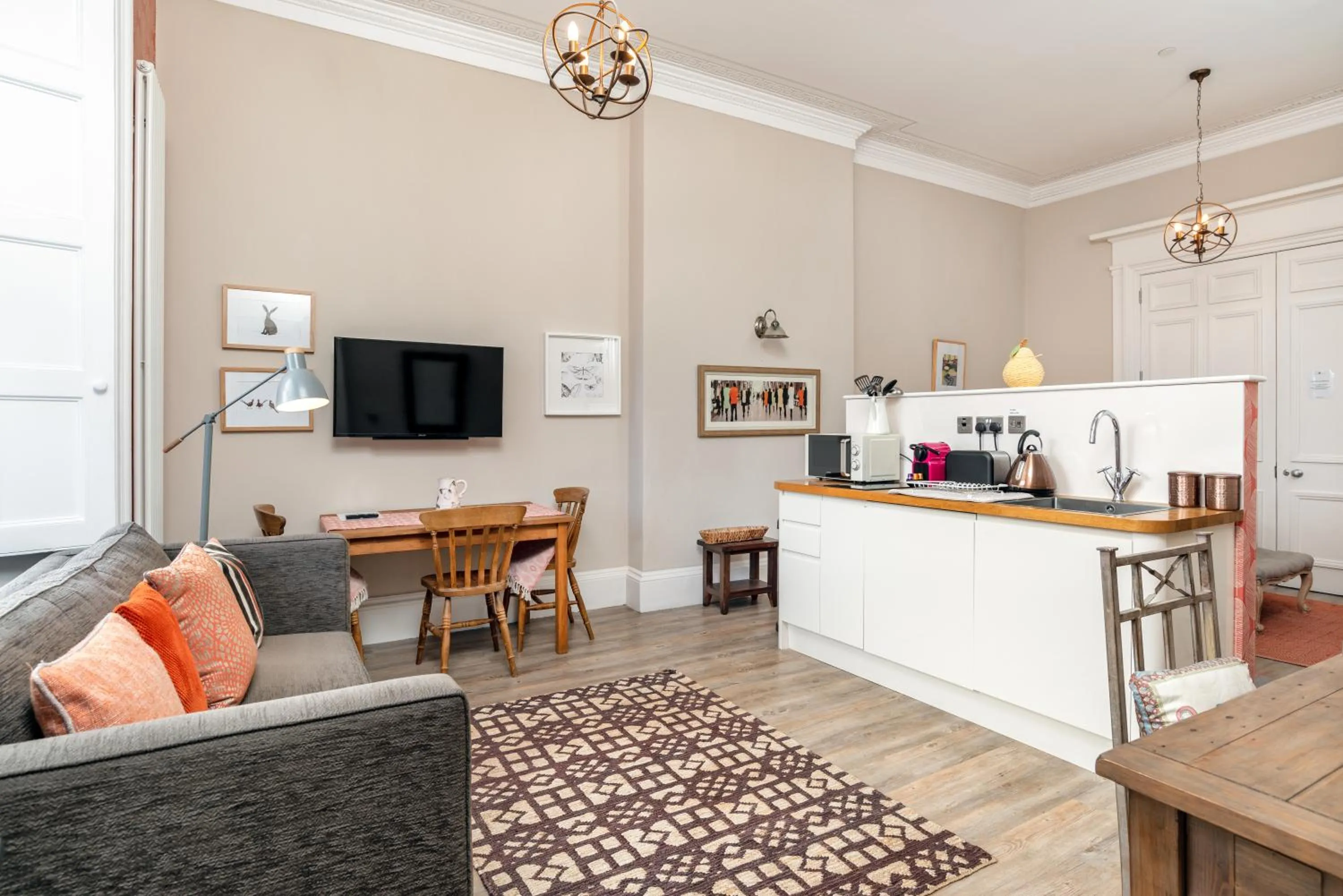 Kitchen or kitchenette in Haymarket Apartments
