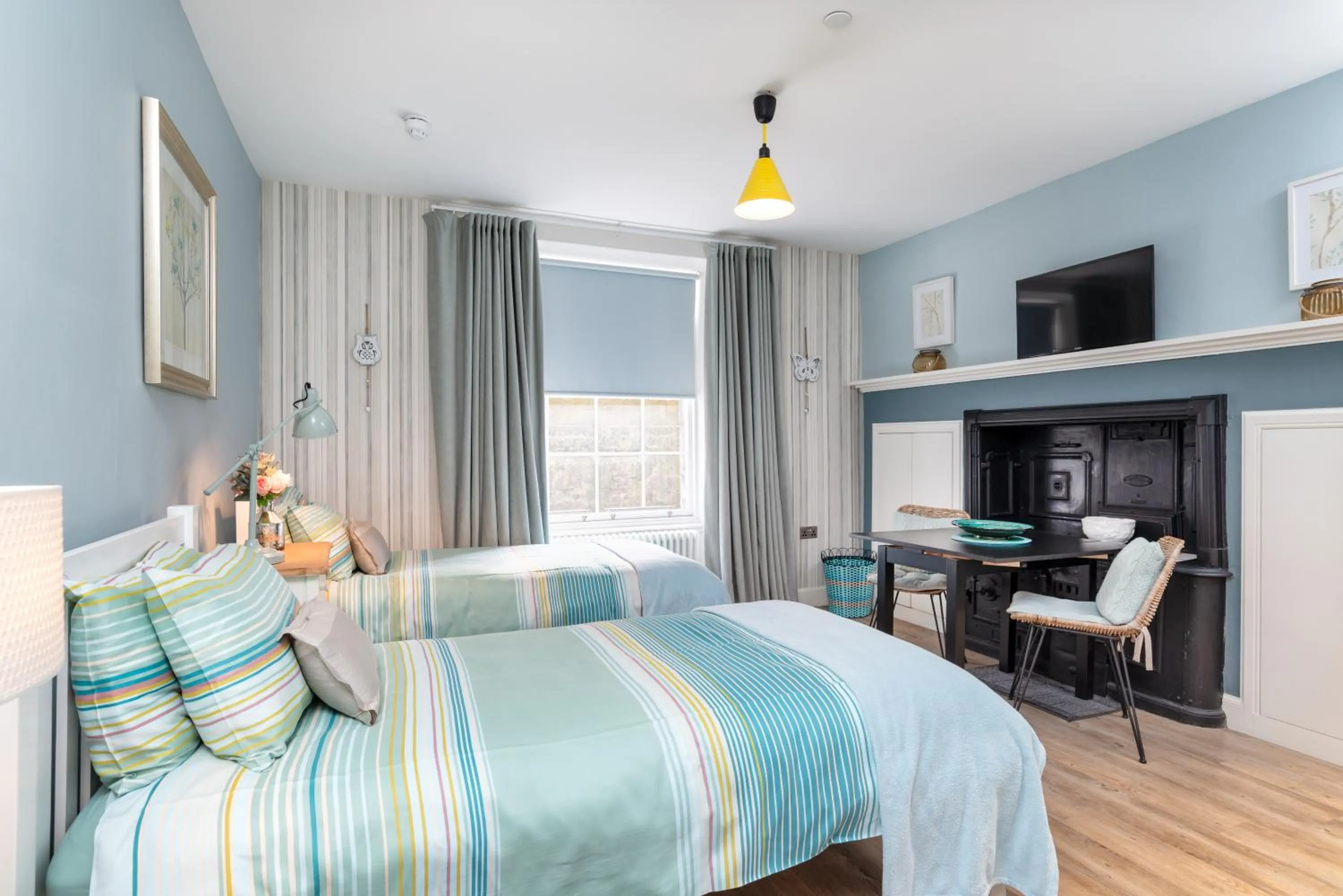 Photo of the whole room, Bed in Haymarket Apartments