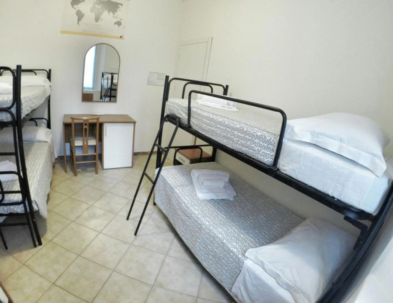 bunk bed, Bed in Hotel Villa Caterina