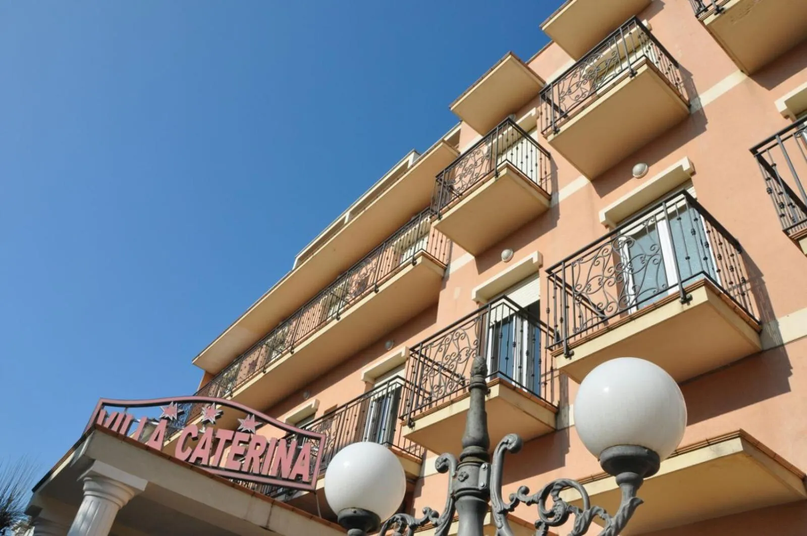 Property building in Hotel Villa Caterina