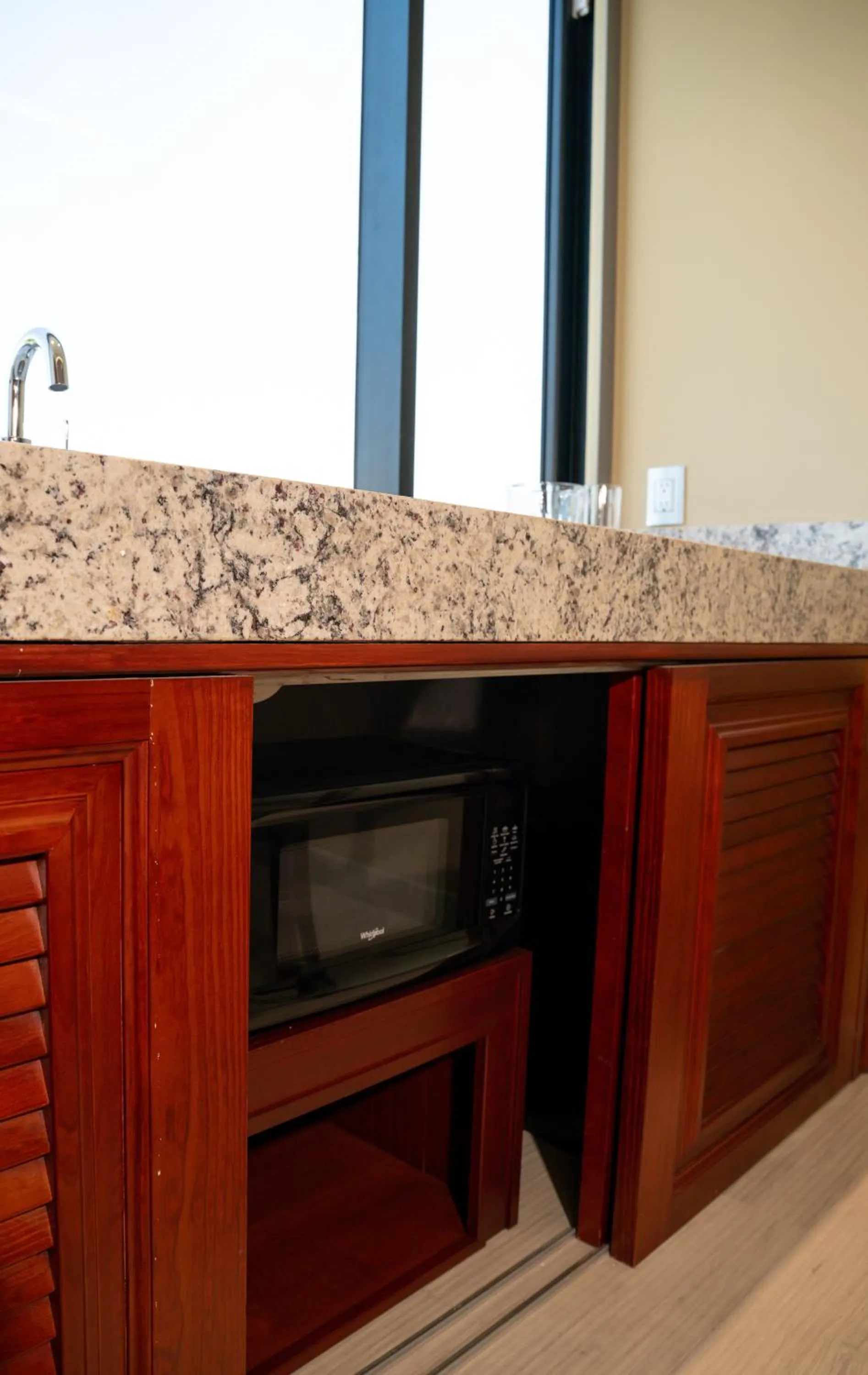 microwave in Vallarta Live Hotel