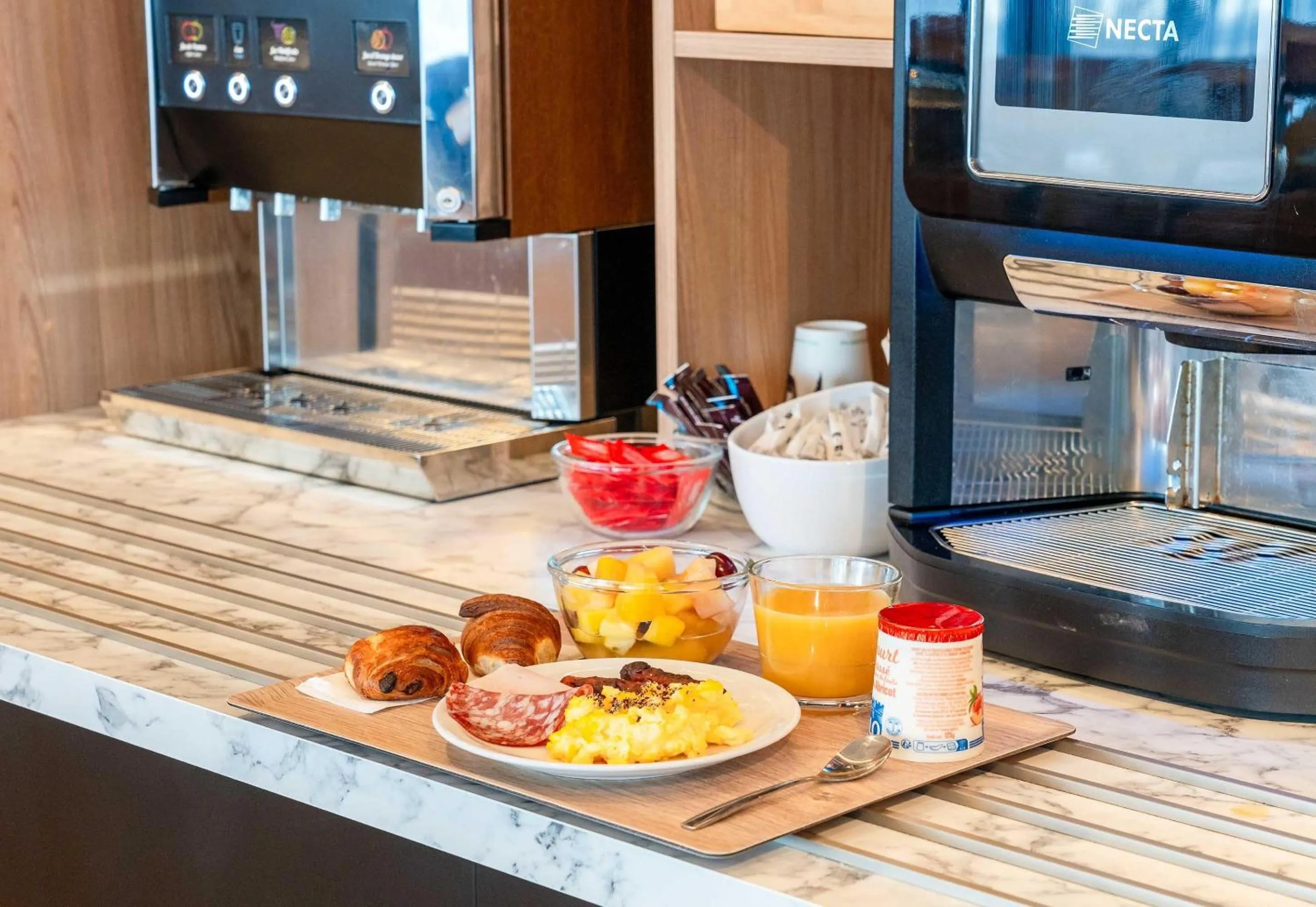 Restaurant/places to eat in B&B HOTEL Paris Italie Porte de Choisy