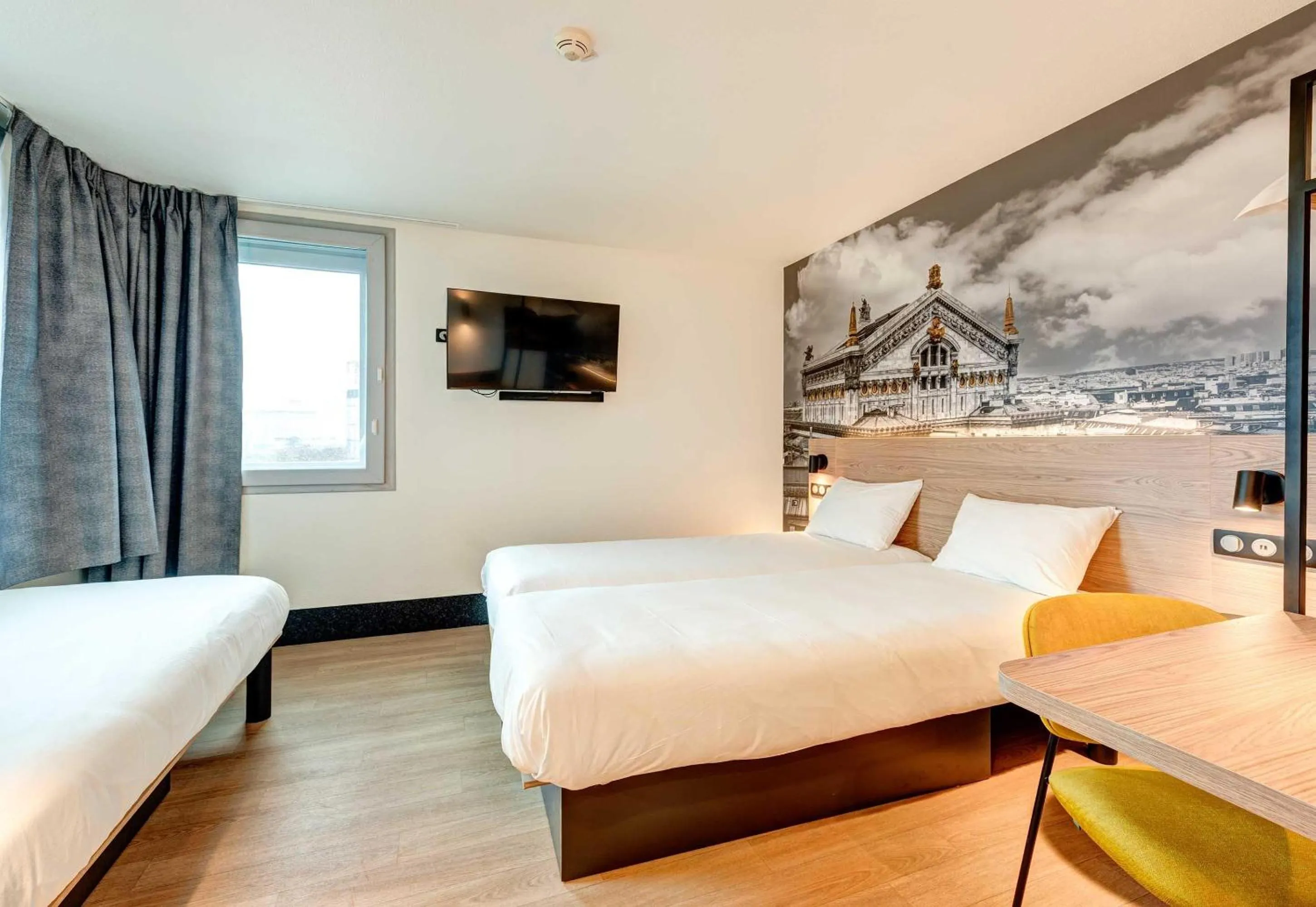 Photo of the whole room, Bed in B&B HOTEL Paris Italie Porte de Choisy