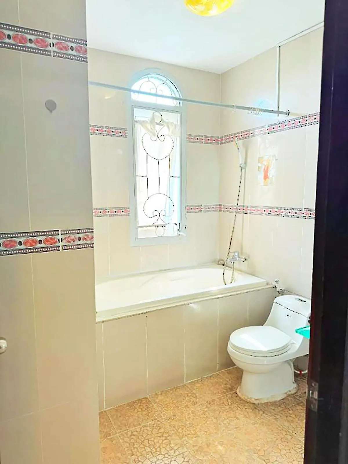 Shower in Hong Tam Hotel