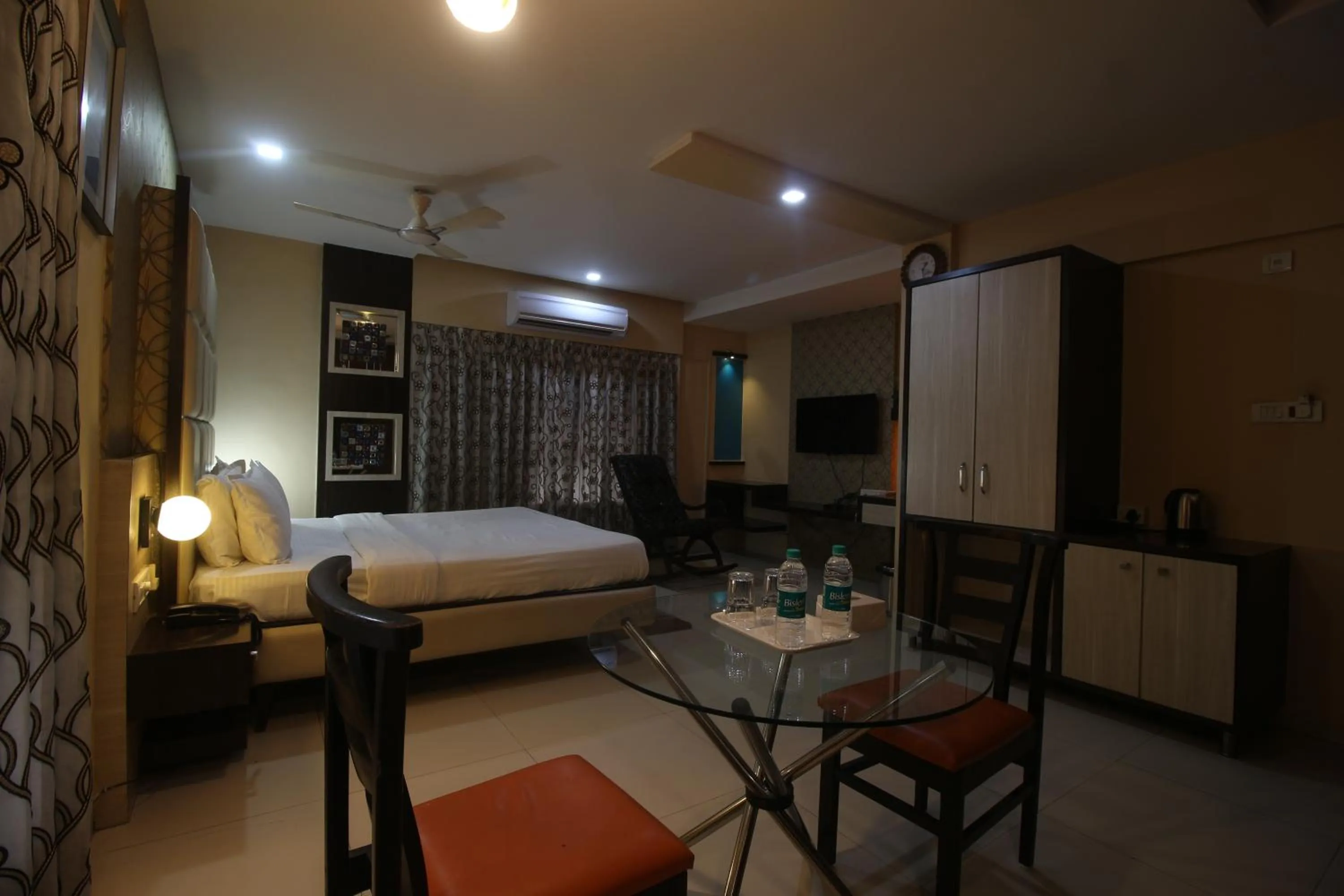 Redwings Castle Hotel