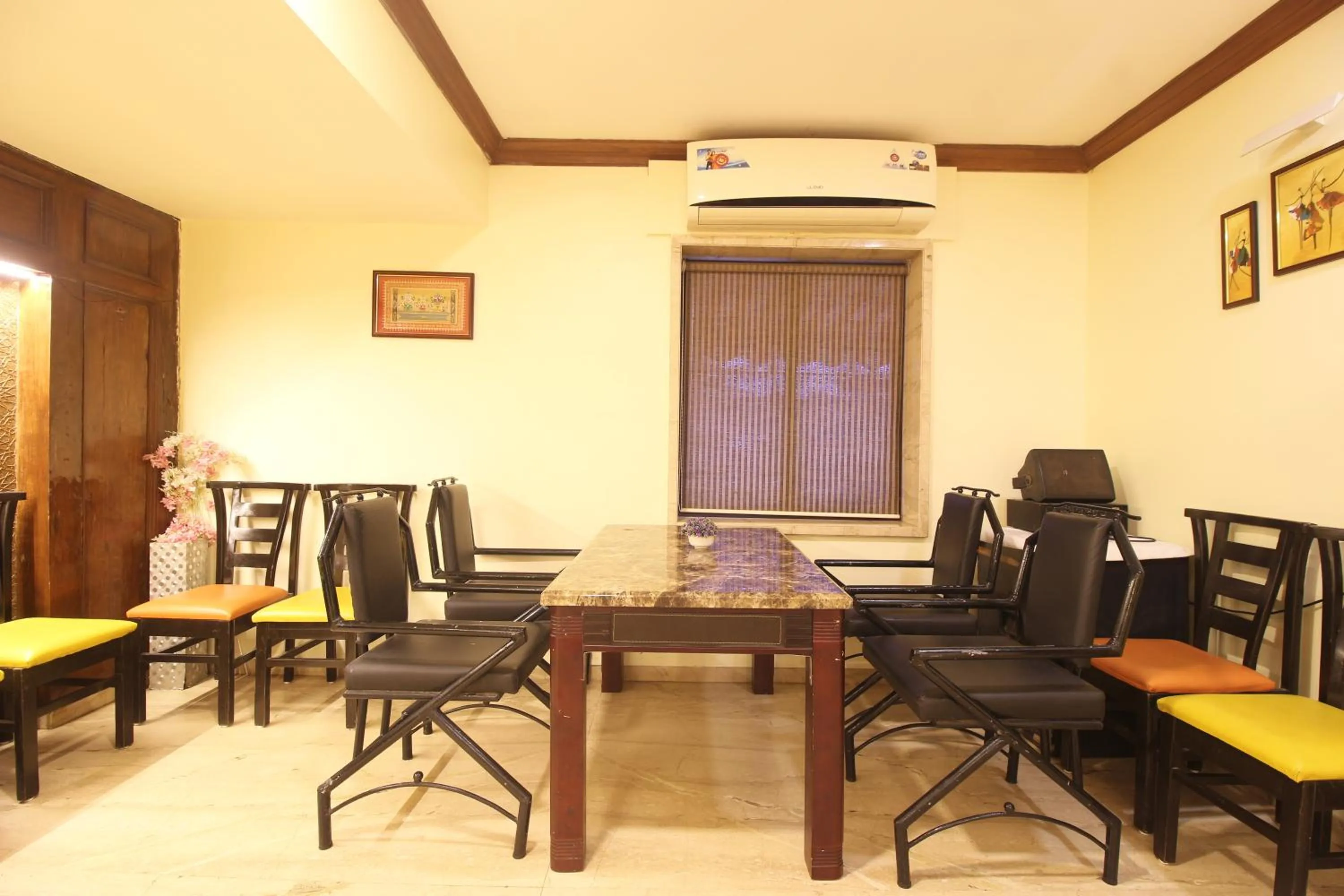 Seating area in Redwings Castle Hotel