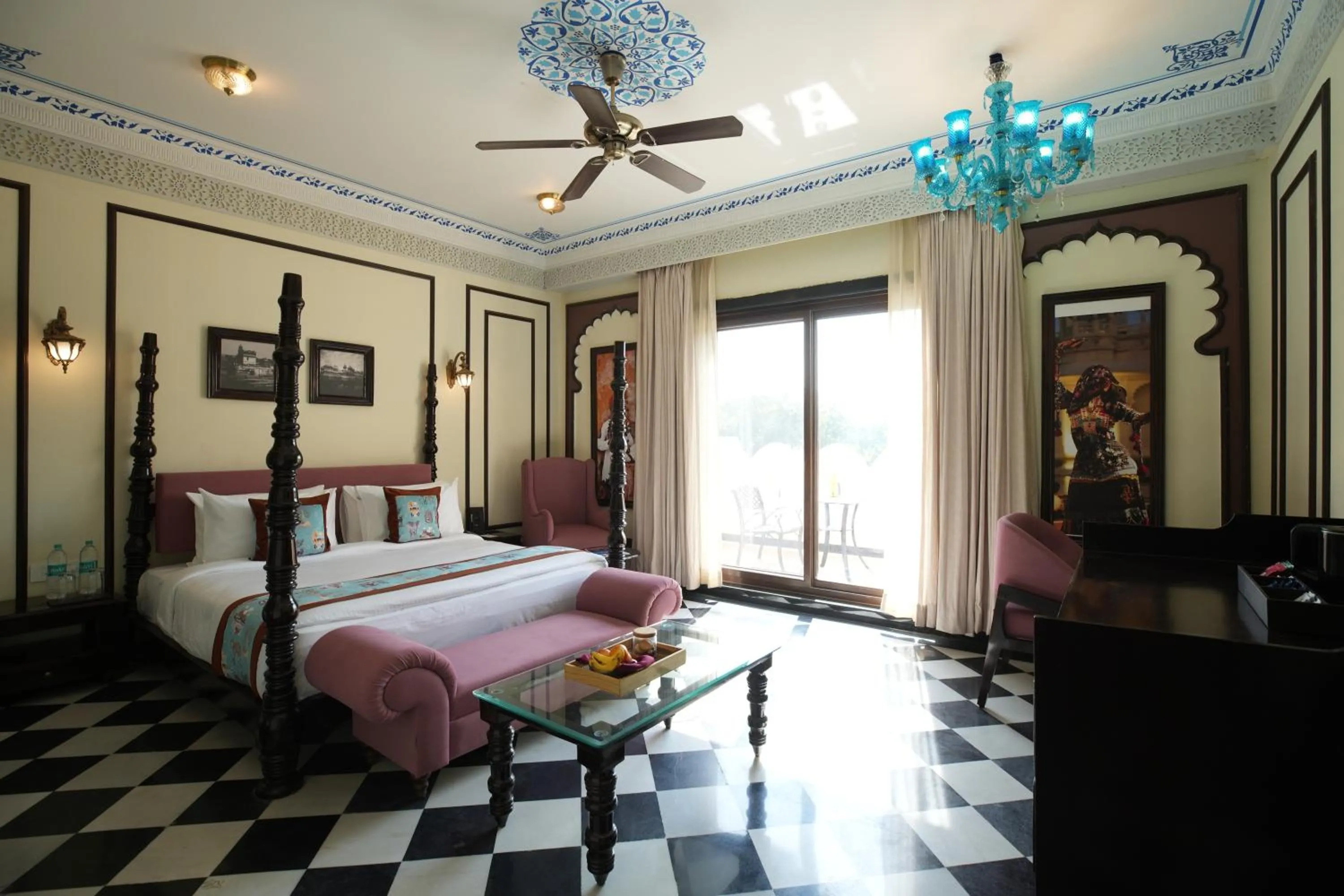 Bedroom, Bed in Kesar Bagh Palace Chittorgarh