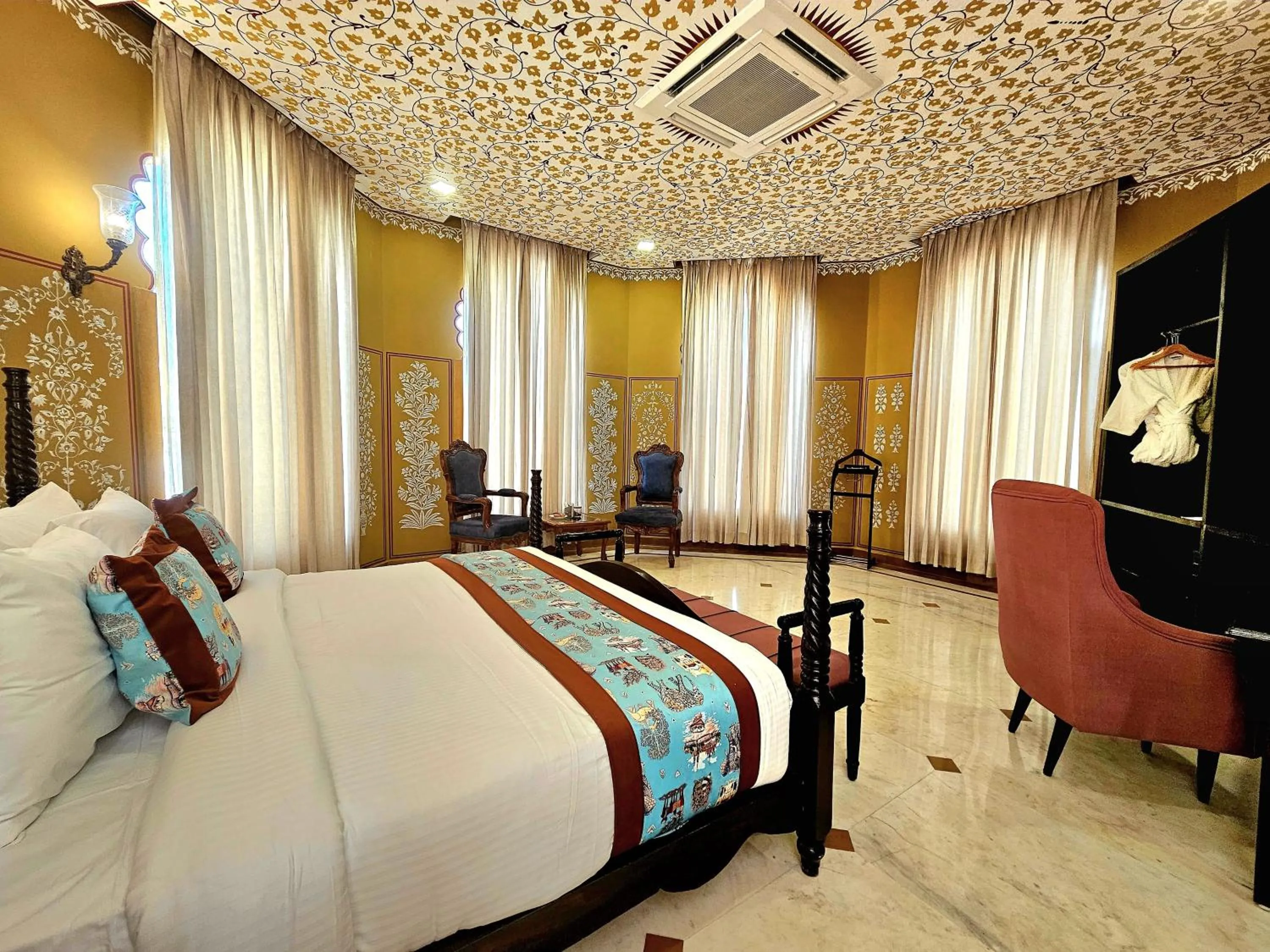 Bed in Kesar Bagh Palace Chittorgarh
