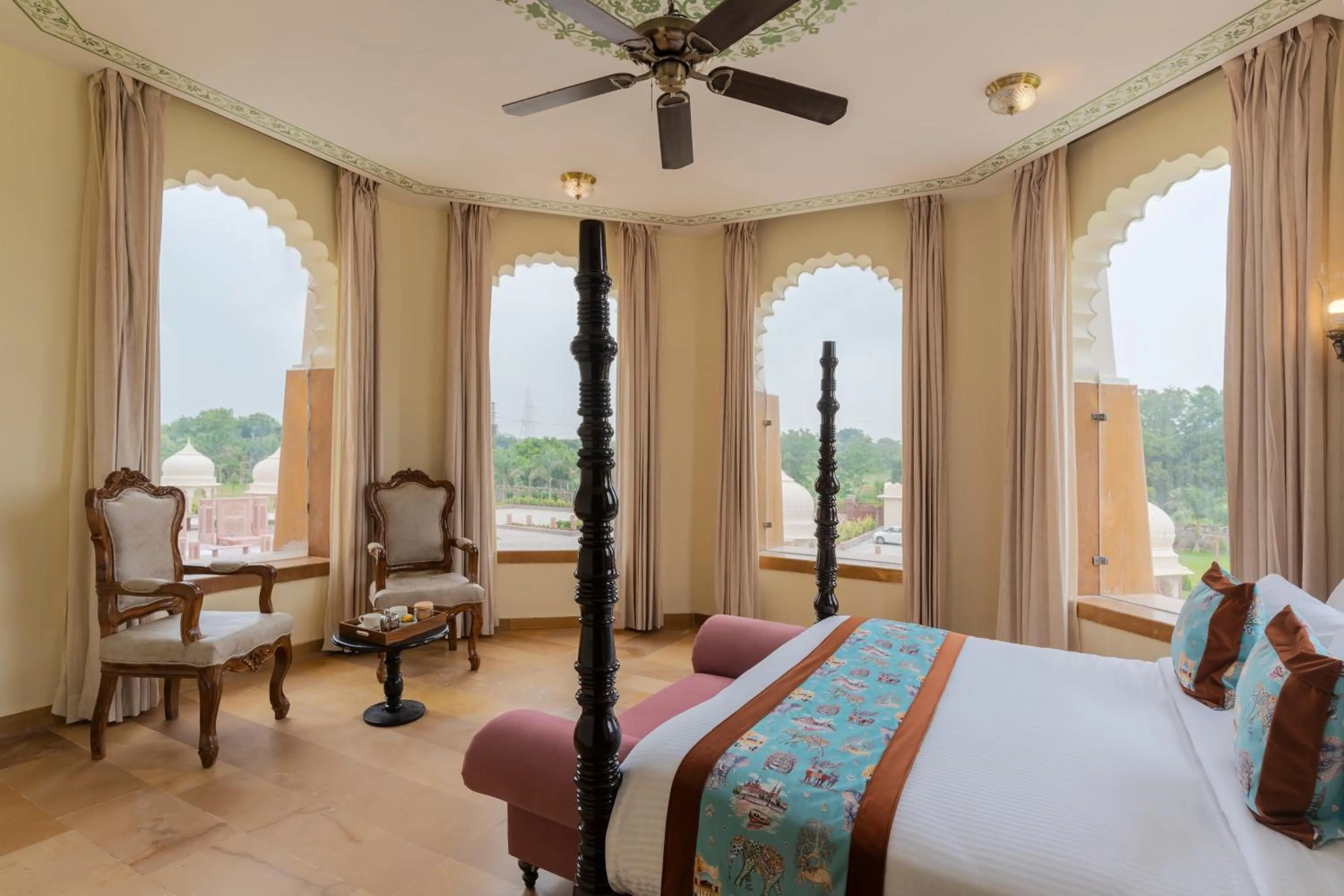 Bedroom, Bed in Kesar Bagh Palace Chittorgarh
