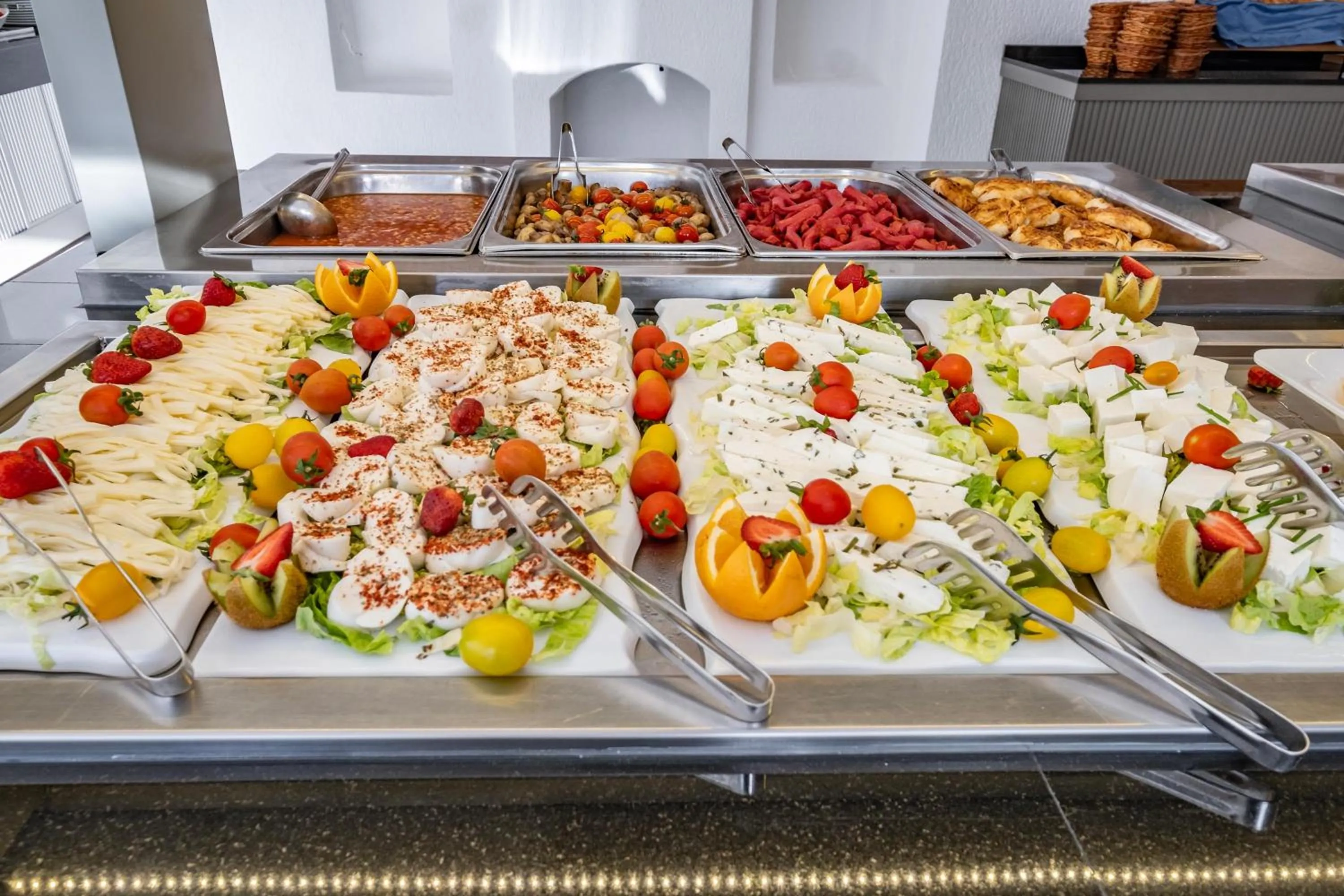 Buffet breakfast in Paloma Family Club