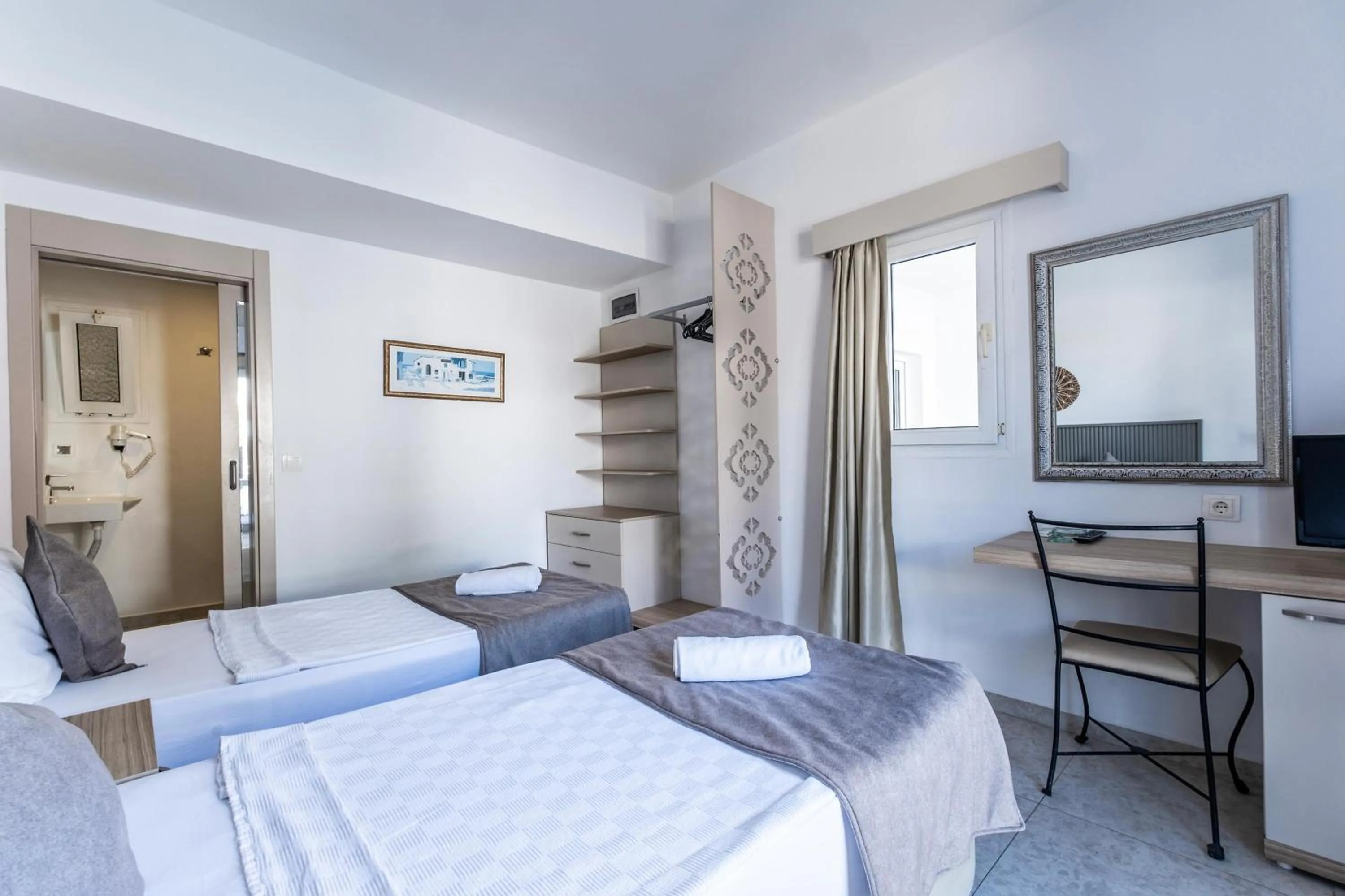 Bedroom, Bed in Paloma Family Club