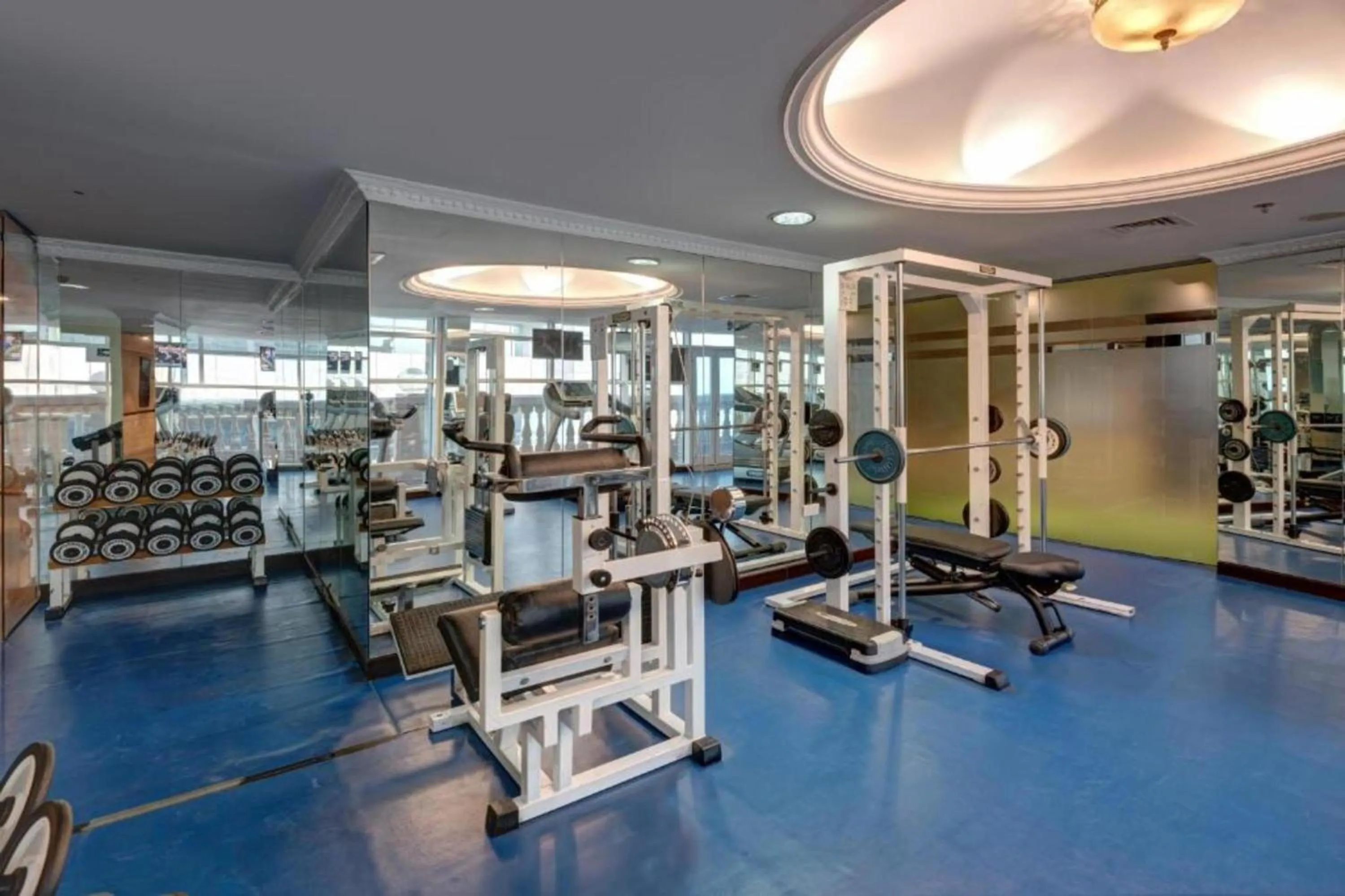 Fitness centre/facilities in Emirates Grand Hotel Opposite DIFC