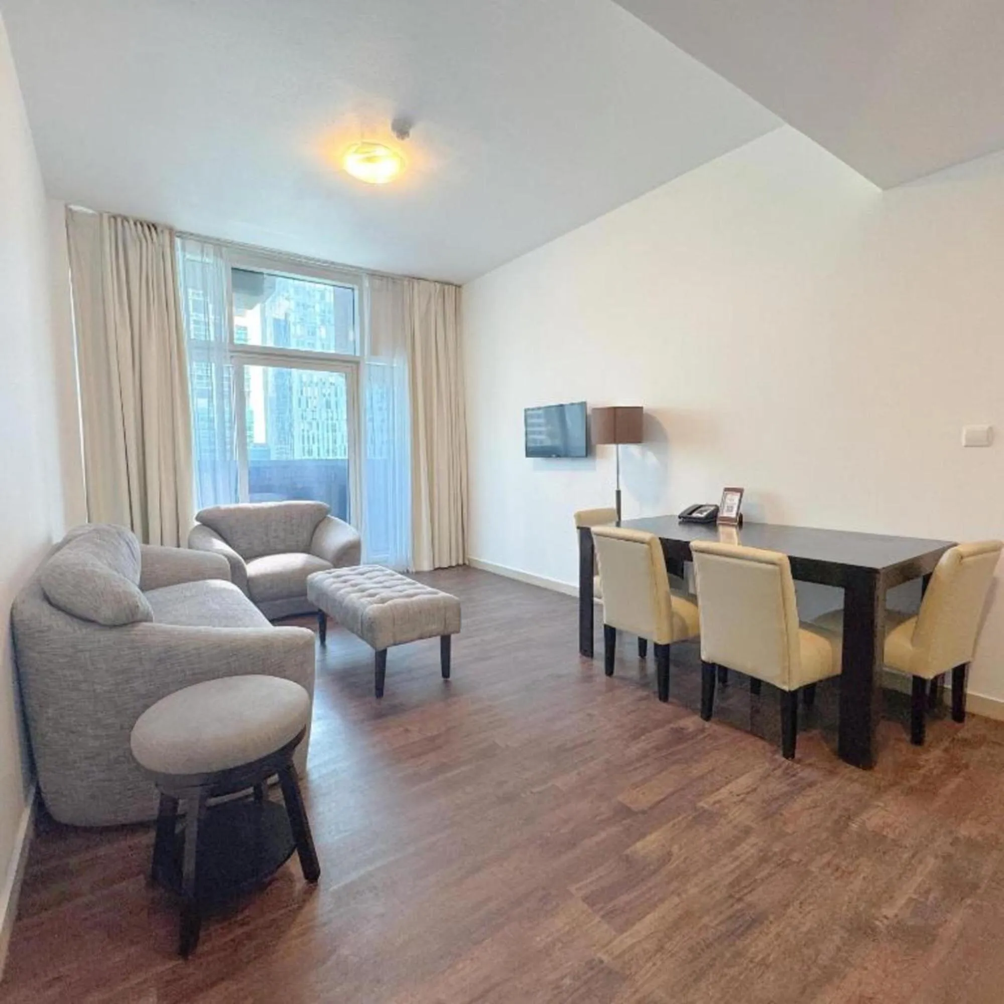 TV and multimedia in Emirates Grand Hotel Opposite DIFC