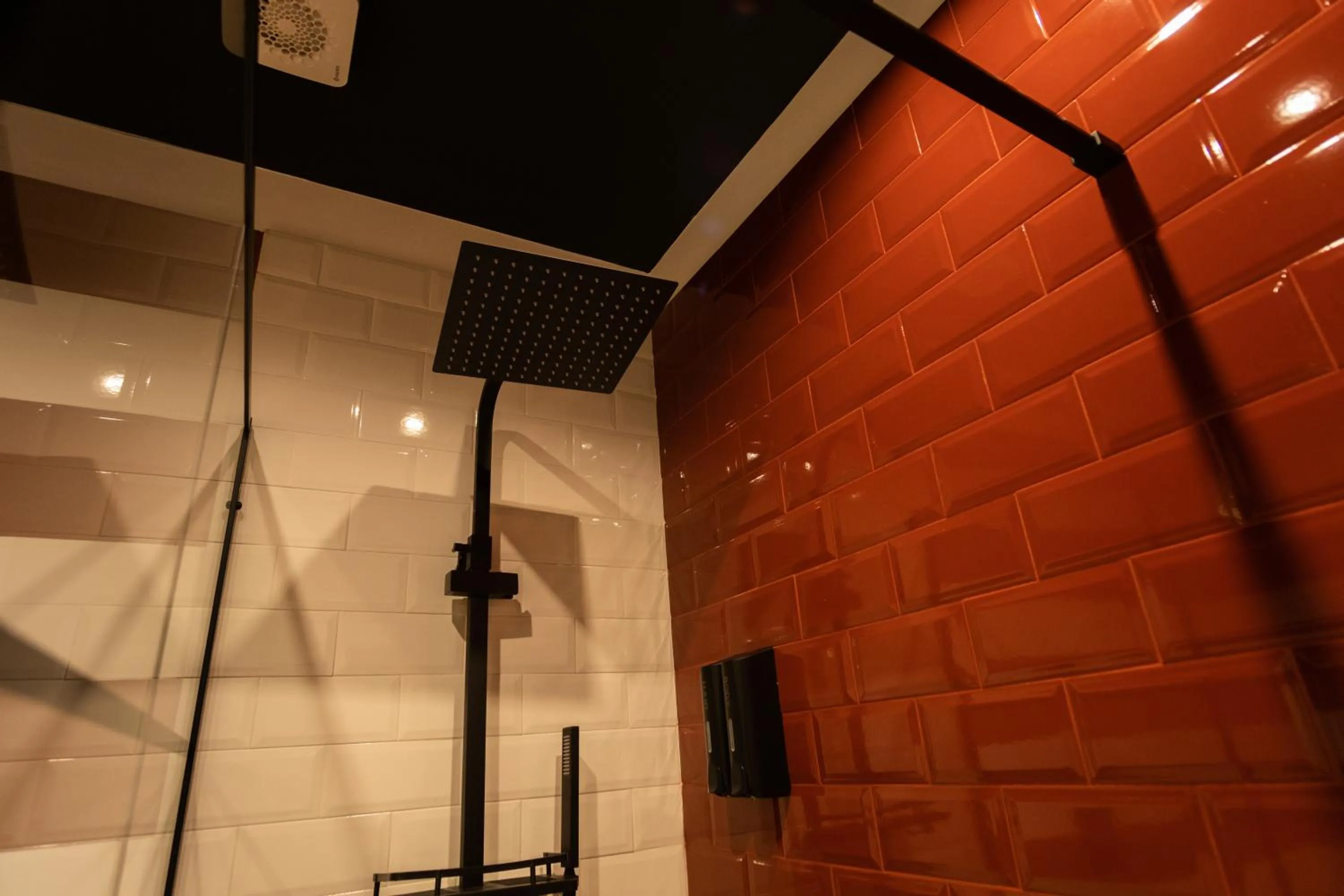 Shower in Palazzo Sebeto