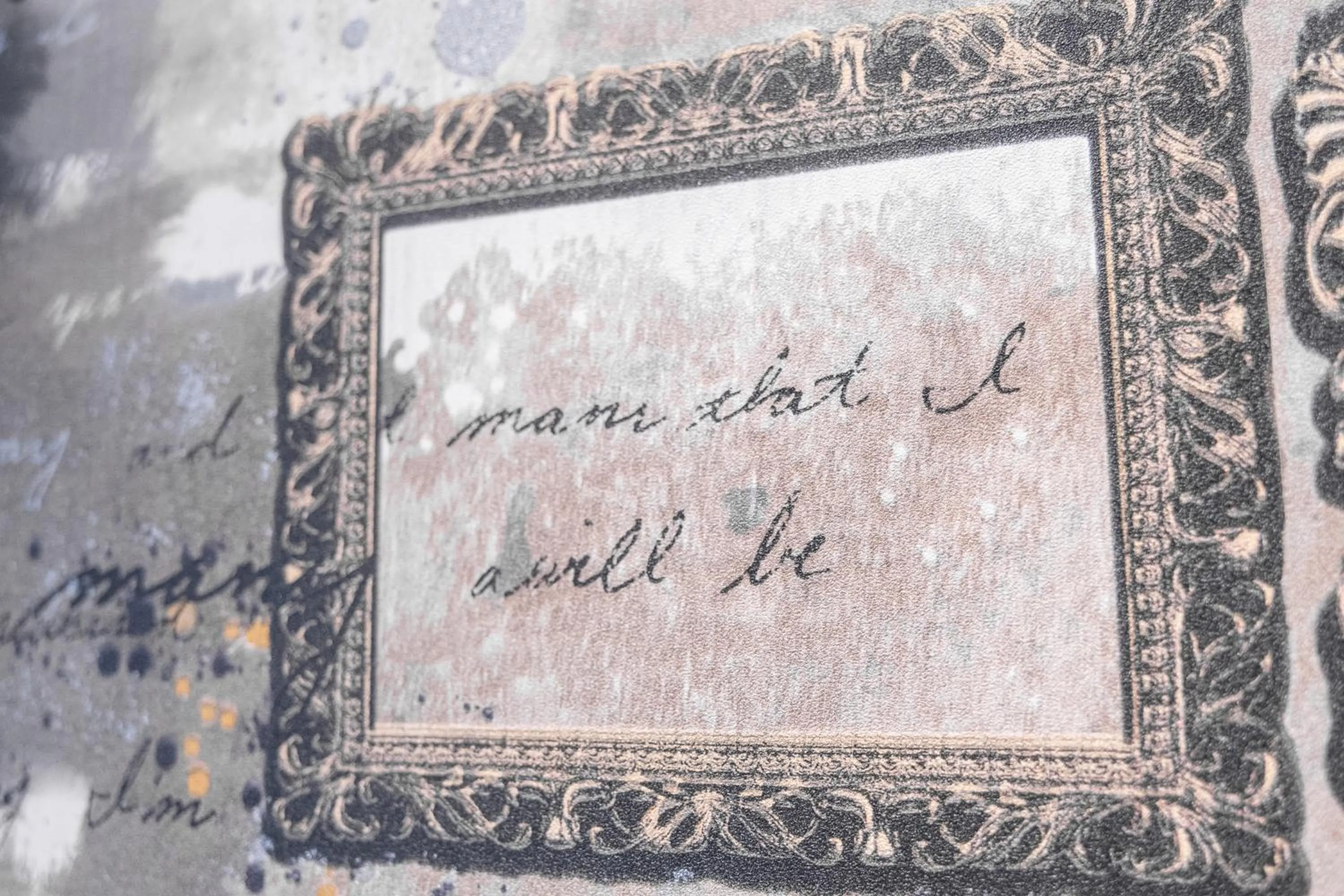 Decorative detail in Palazzo Sebeto