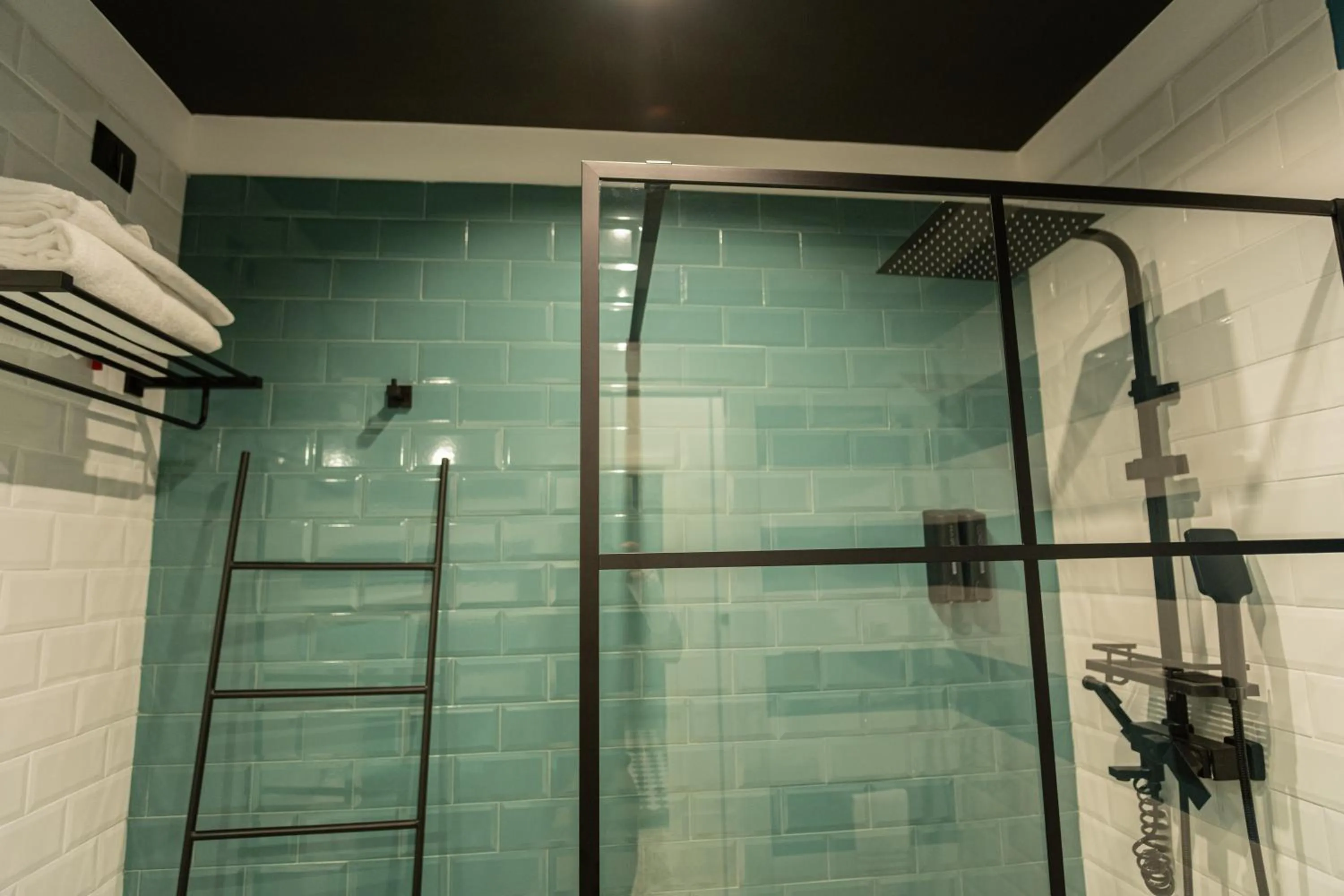 Shower in Palazzo Sebeto