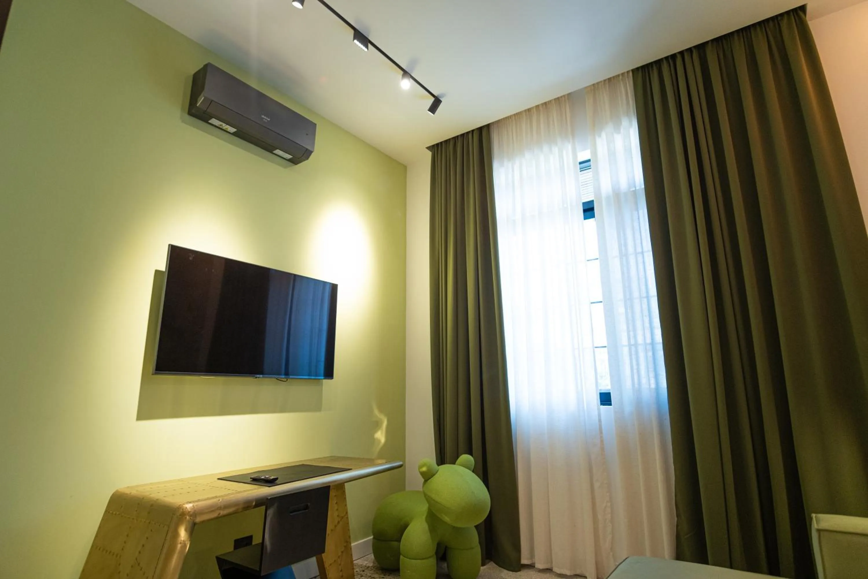 TV and multimedia in Palazzo Sebeto