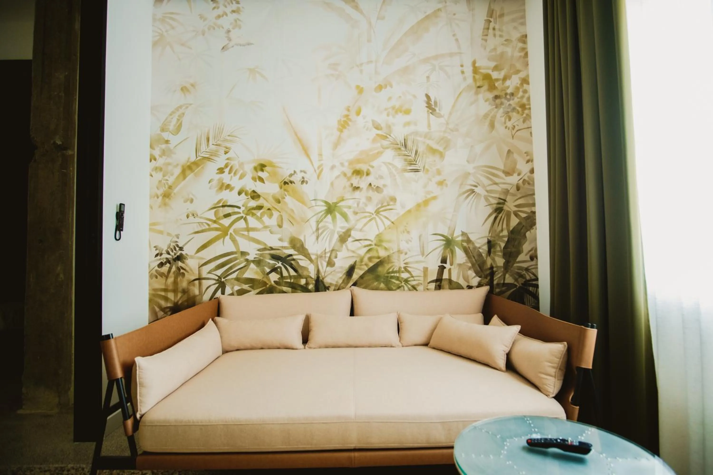 Living room, Bed in Palazzo Sebeto