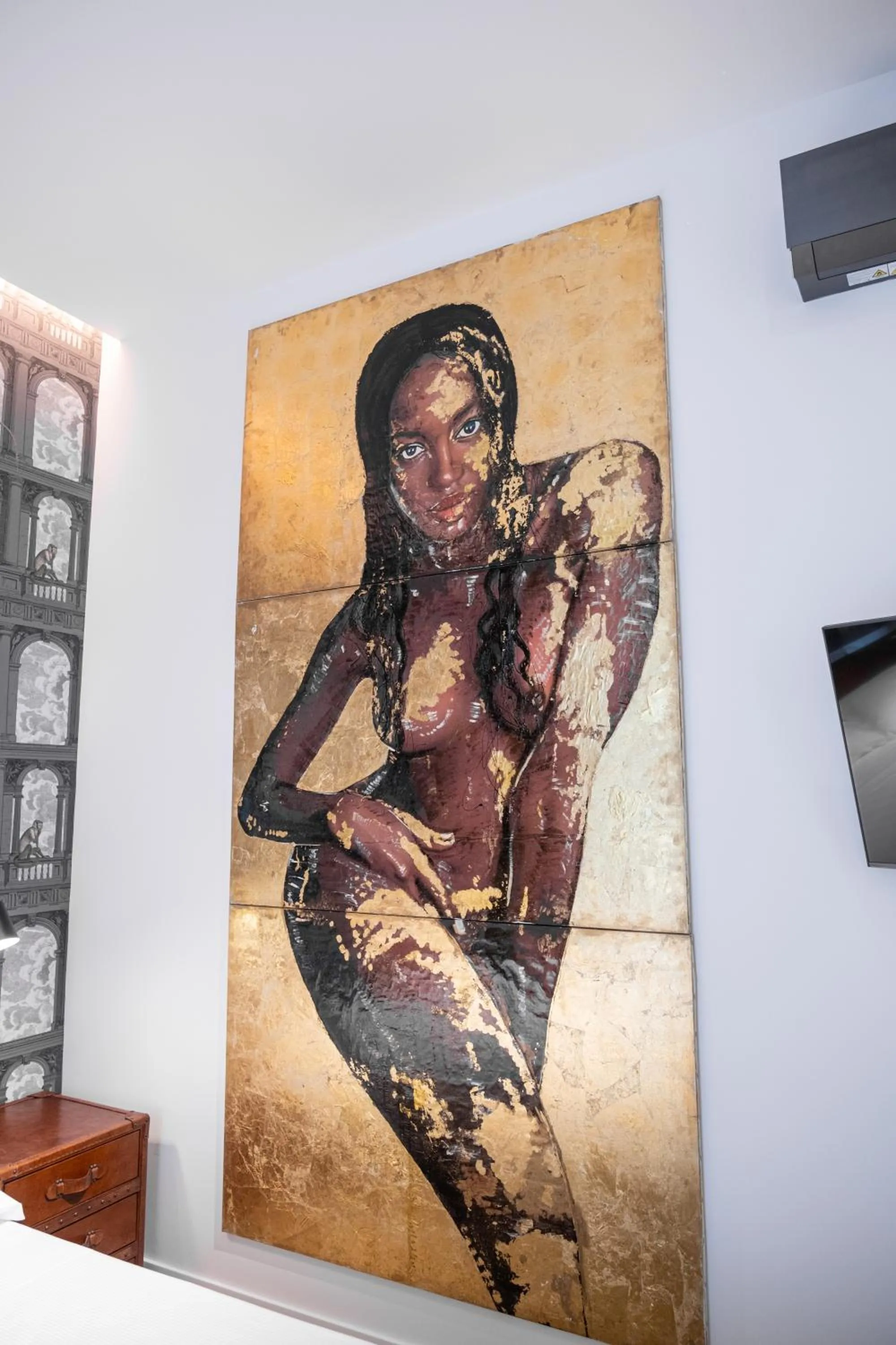 Decorative detail in Palazzo Sebeto