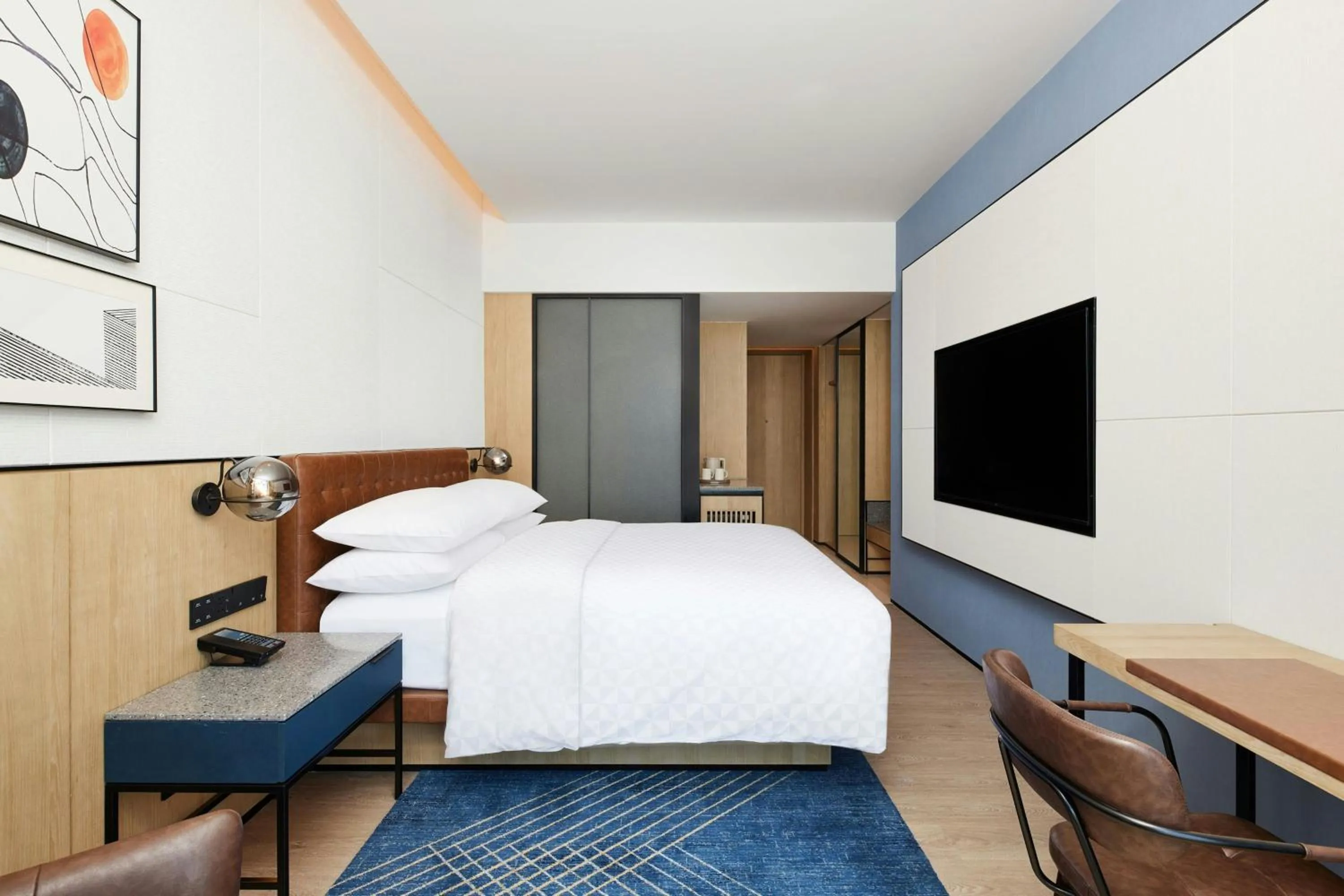 Photo of the whole room, Bed in Four Points by Sheraton Shanghai International Tourism and Resorts Zone