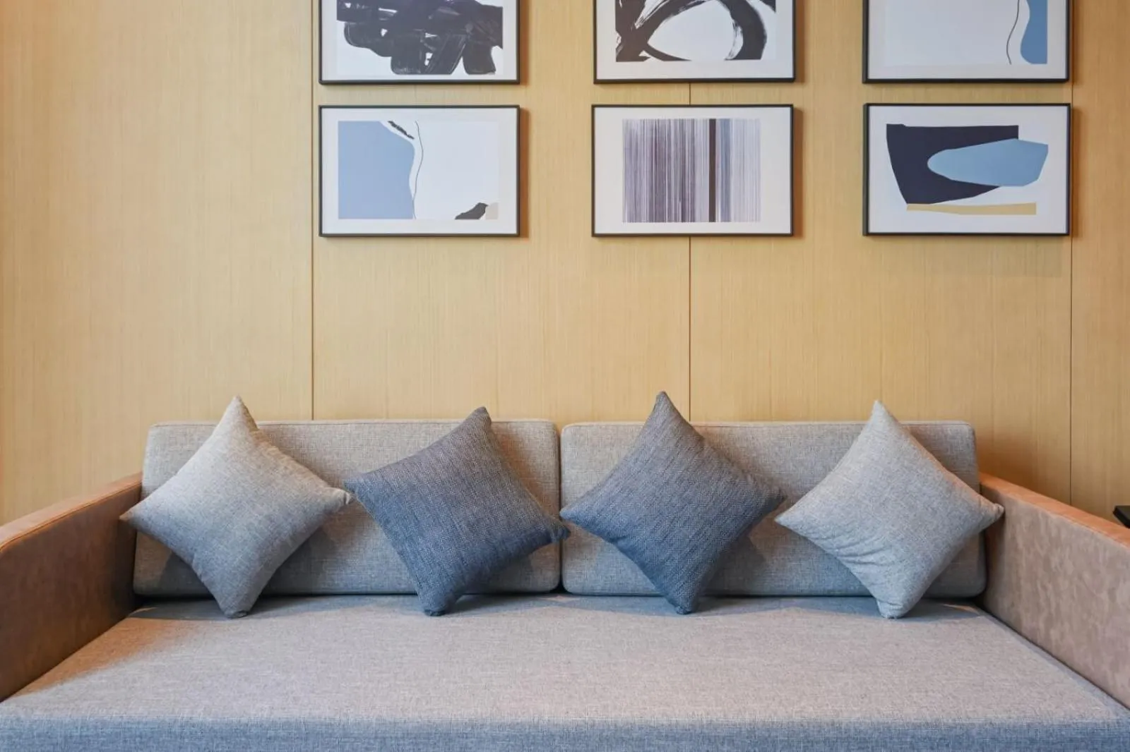 room service, Bed in Four Points by Sheraton Qingdao, Chengyang East