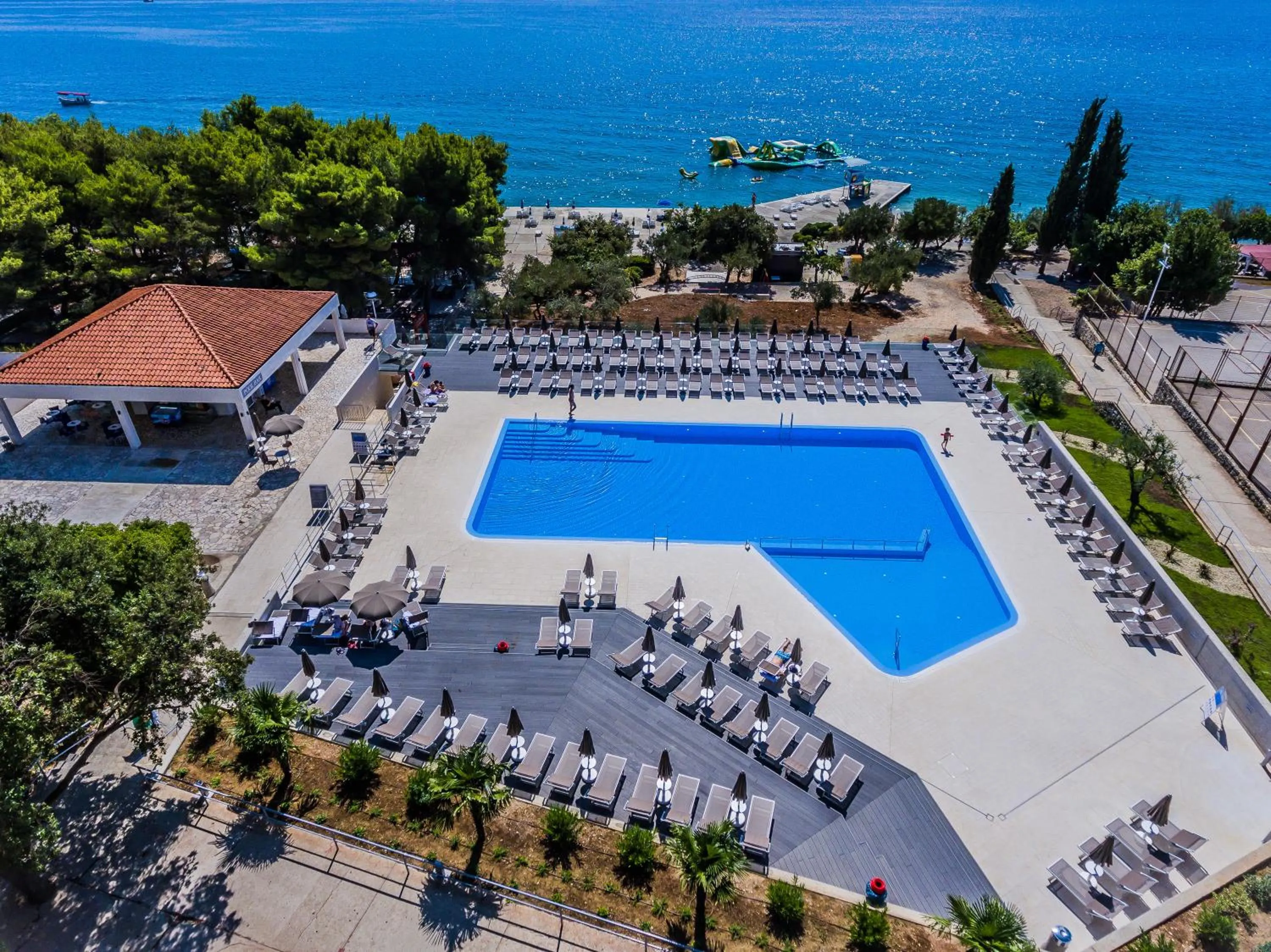 Swimming pool in Hotel Medena Budget