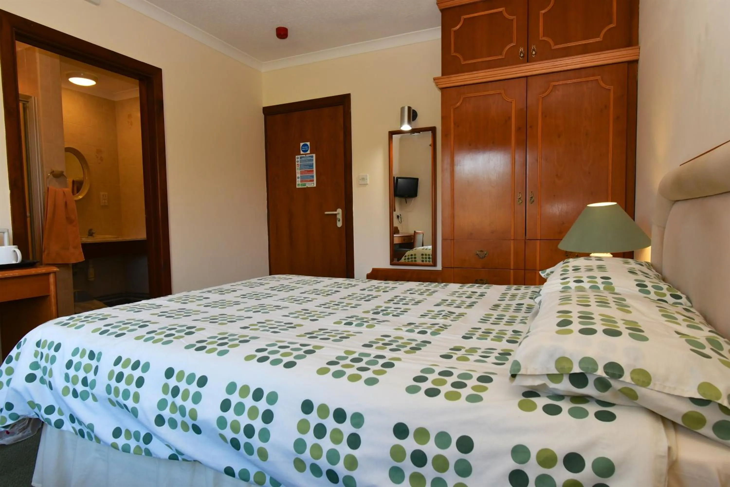 Forge Motel & Firehouse Restaurant