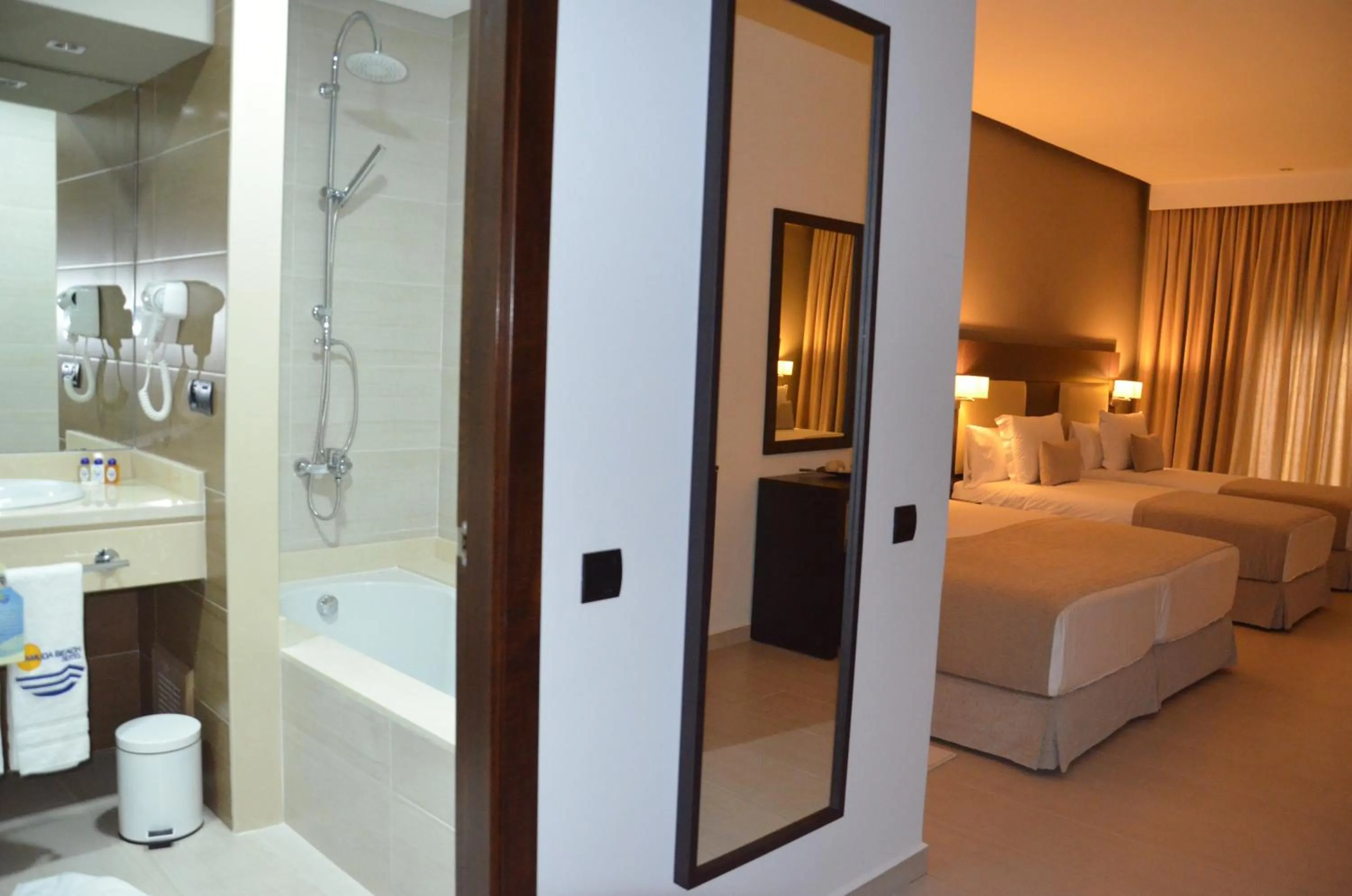 Photo of the whole room, Bed in Hôtel Tamuda Beach