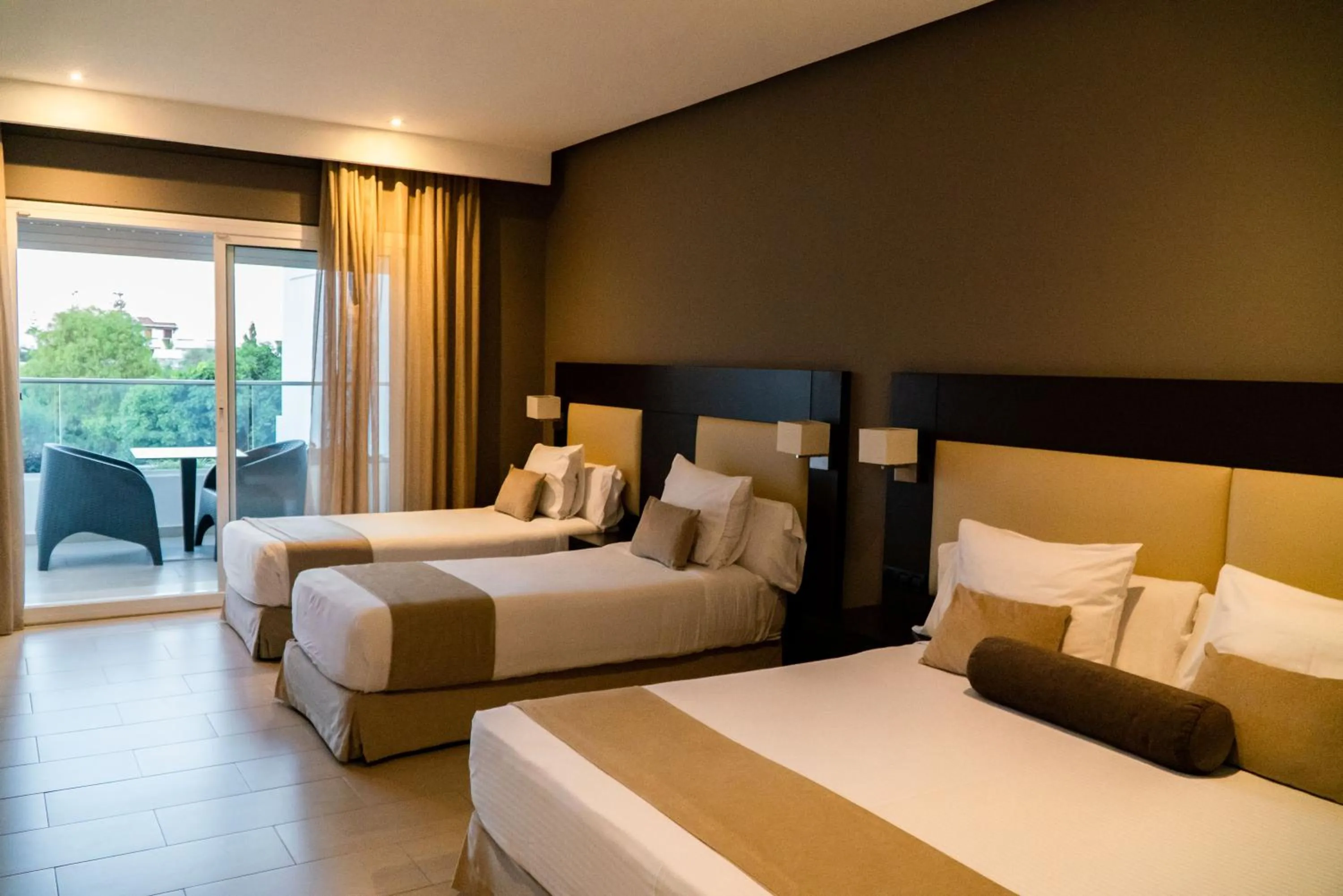 Photo of the whole room, Bed in Hôtel Tamuda Beach