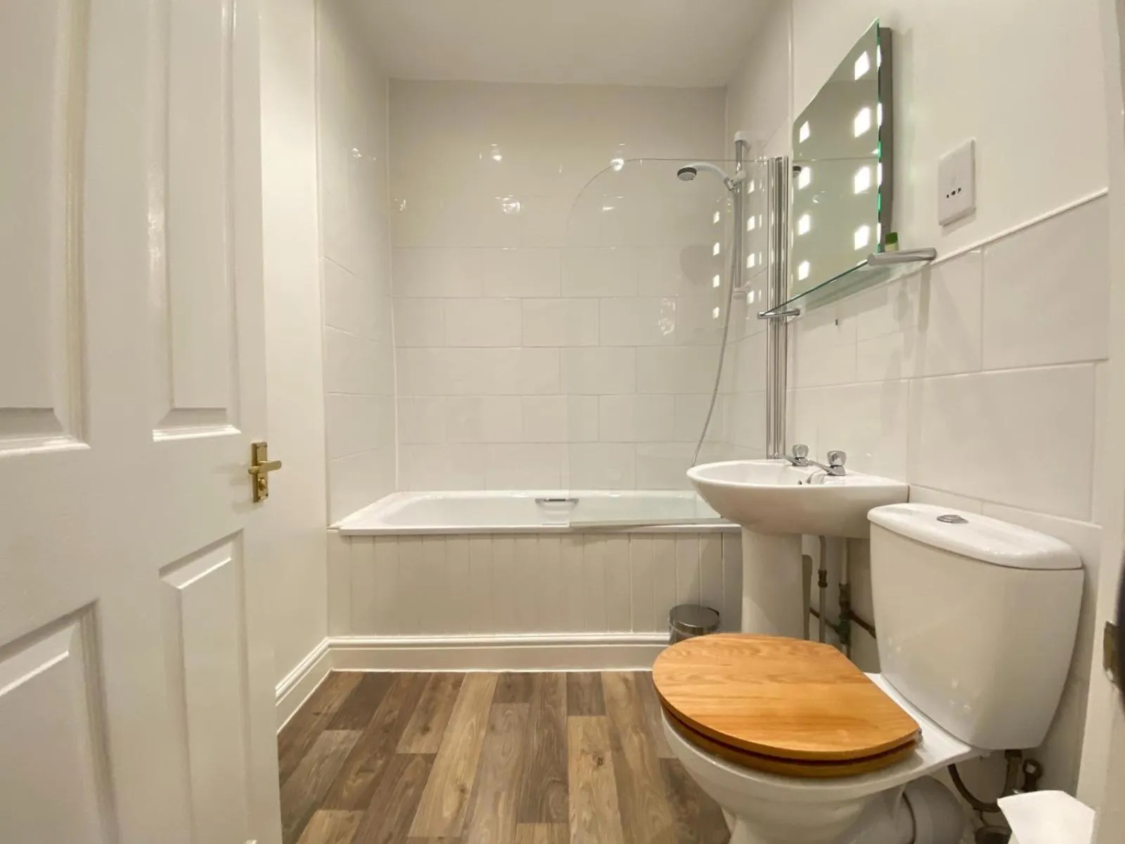 Shower in The Victoria